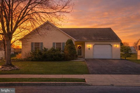 19 SPRINGHOUSE DRIVE MYERSTOWN PA 17067