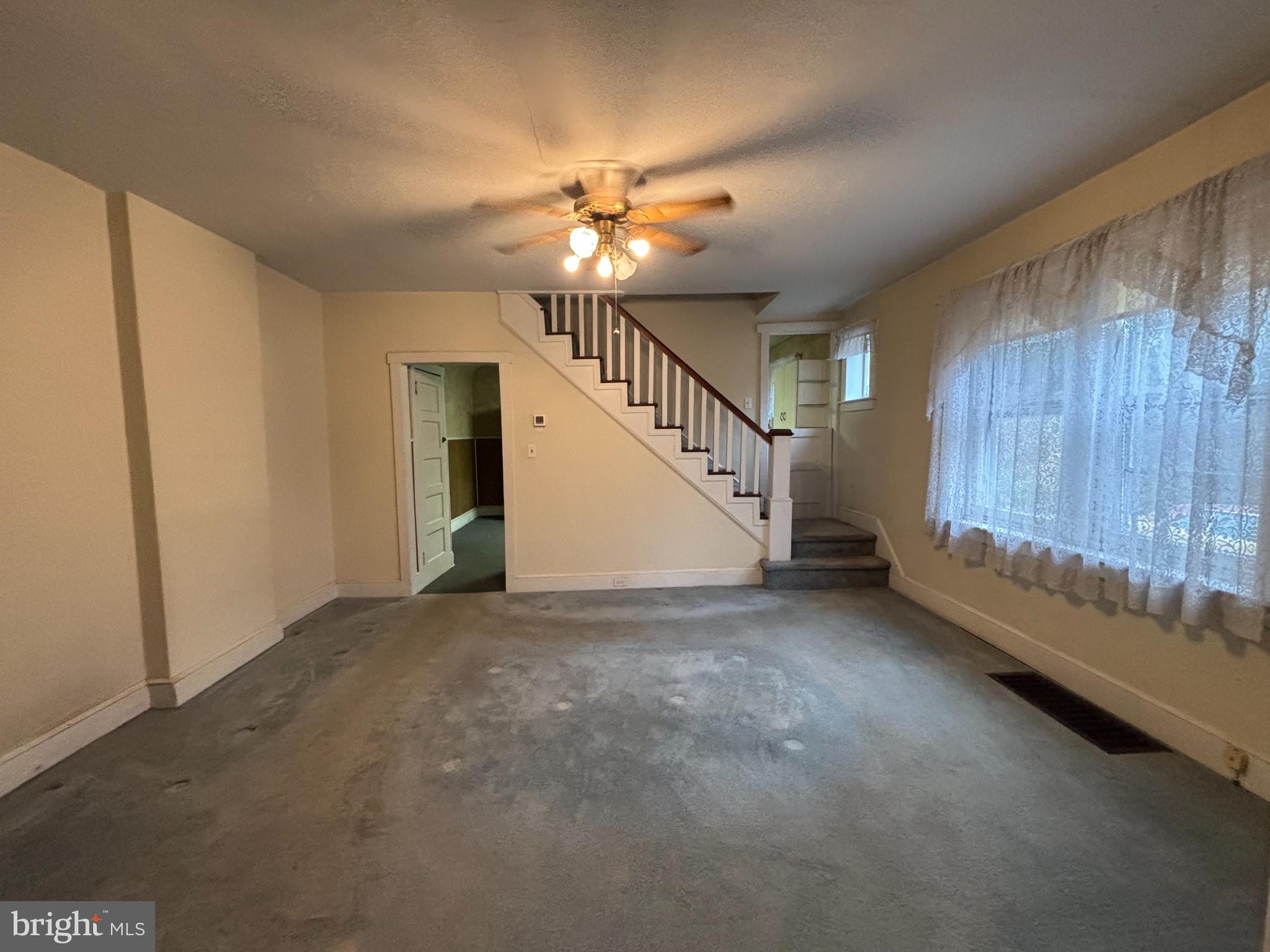 HILL CREST - Residential