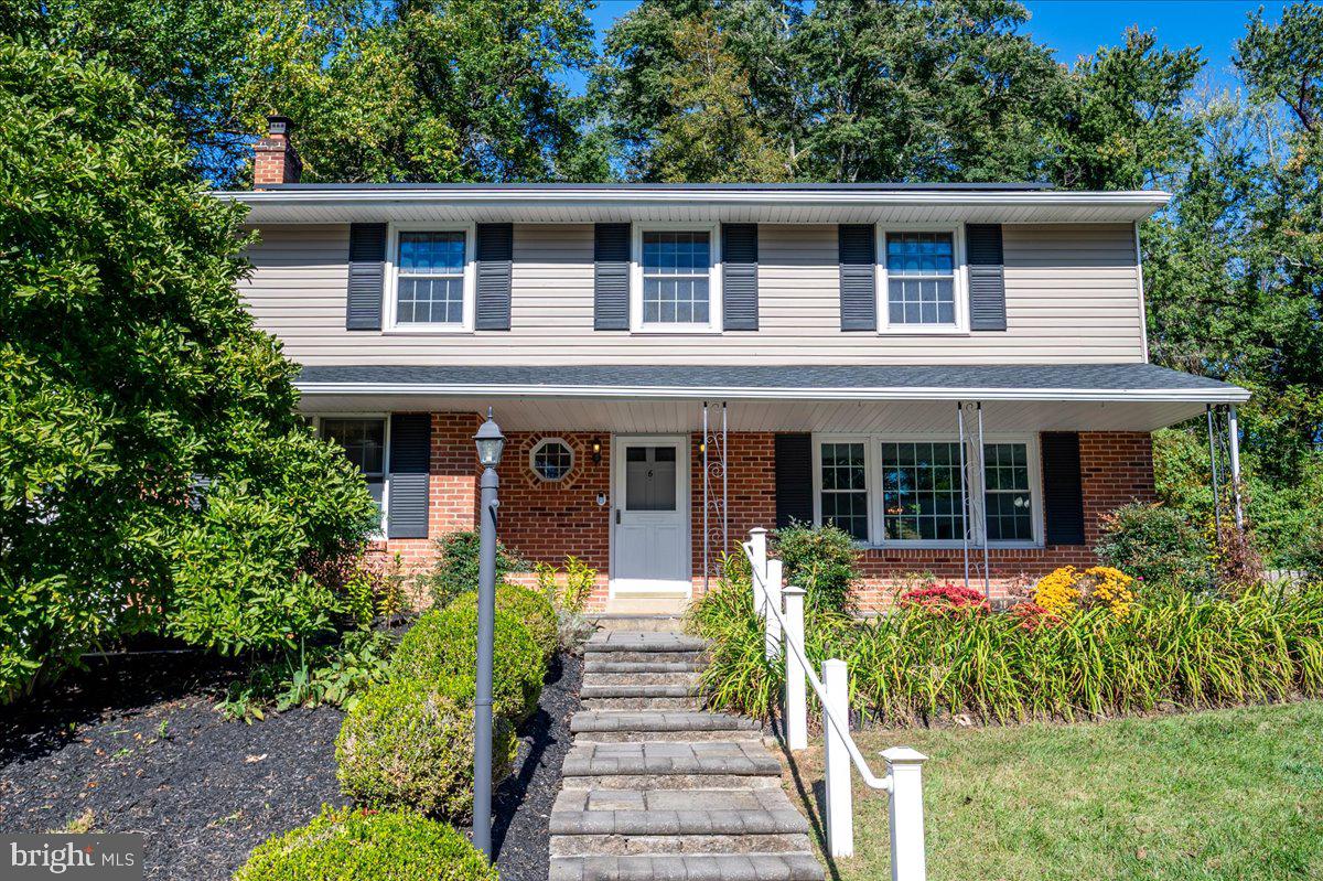 6 WOODSHAW ROAD