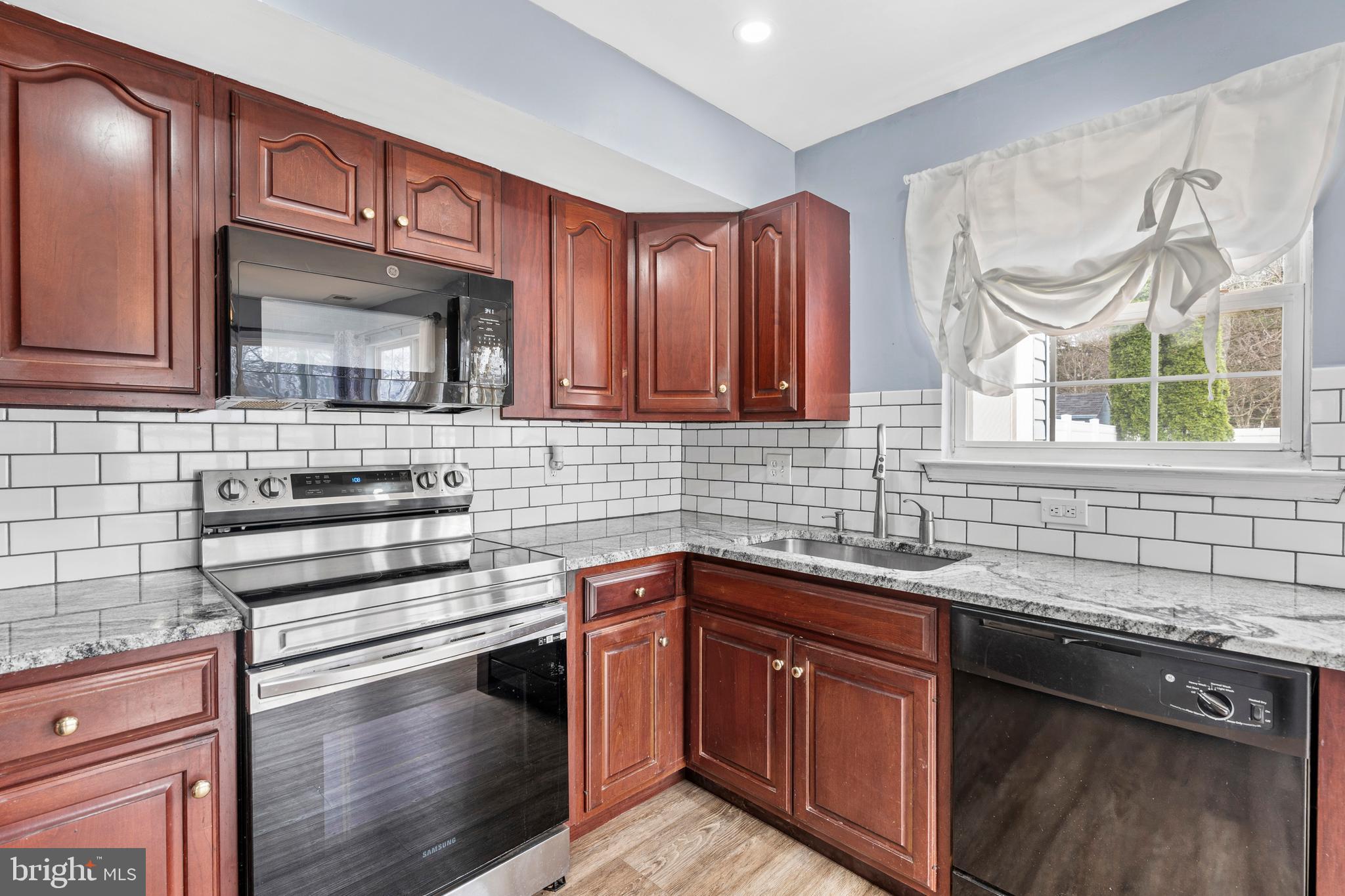 WALNUT BANK FARMS - Residential