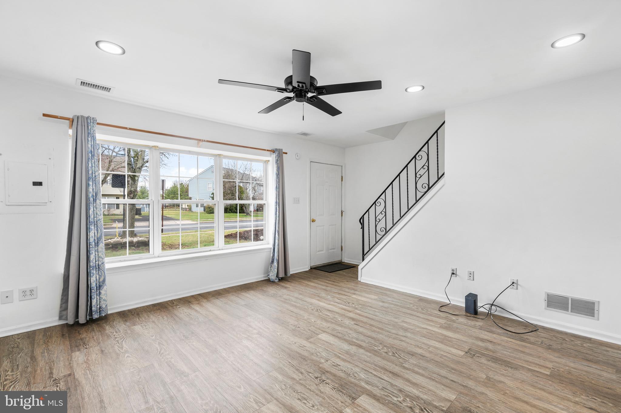 WALNUT BANK FARMS - Residential