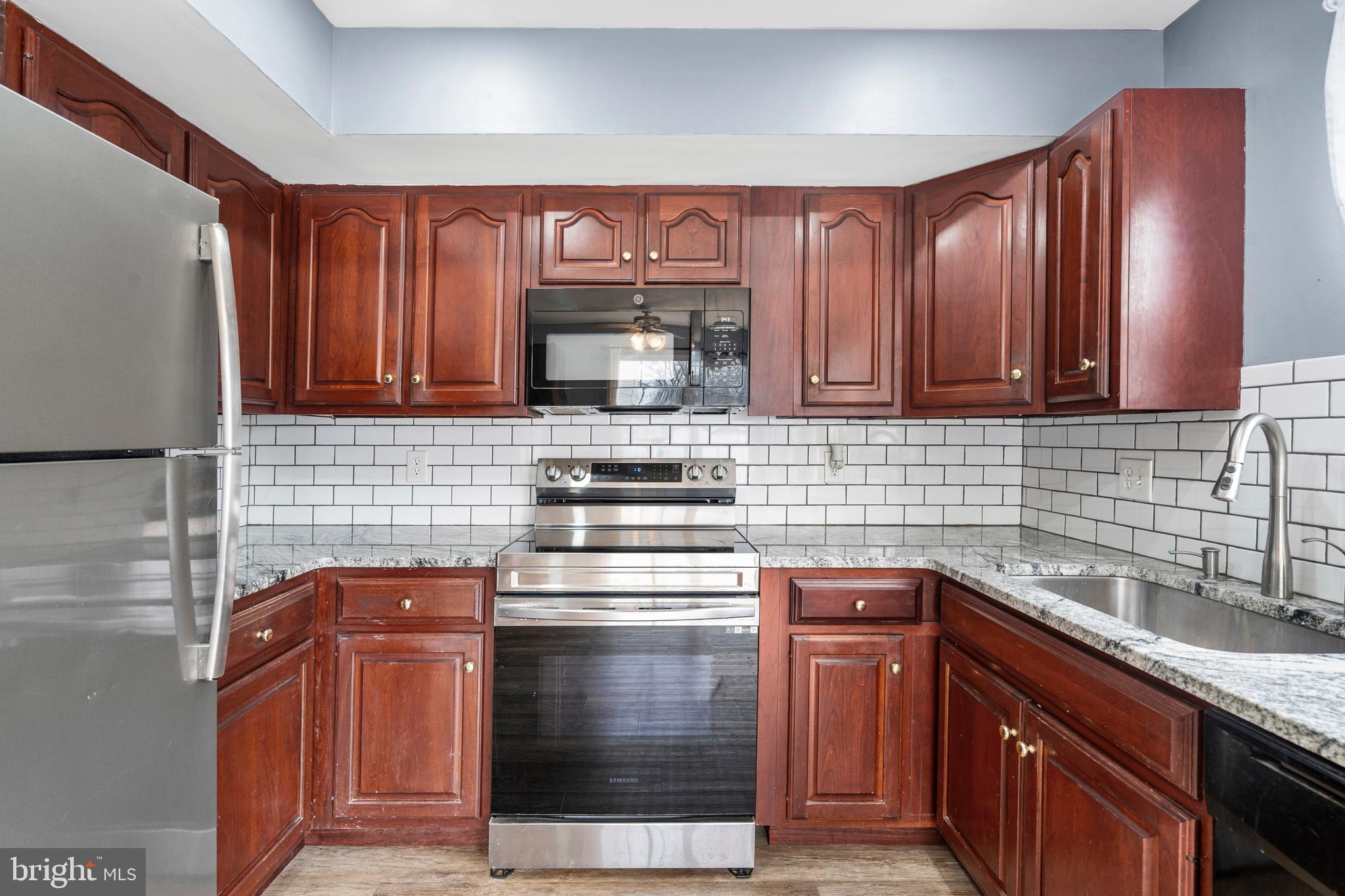 WALNUT BANK FARMS - Residential