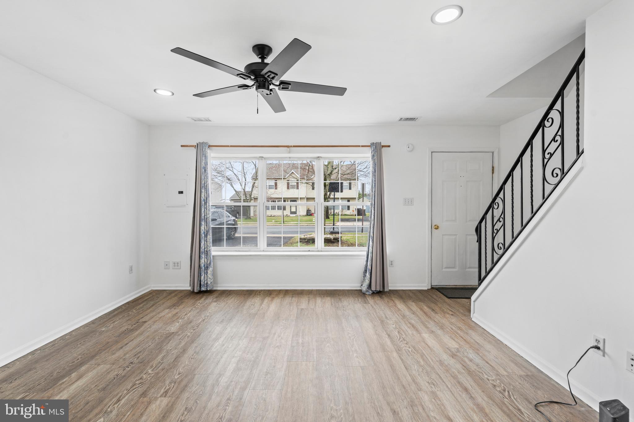 WALNUT BANK FARMS - Residential