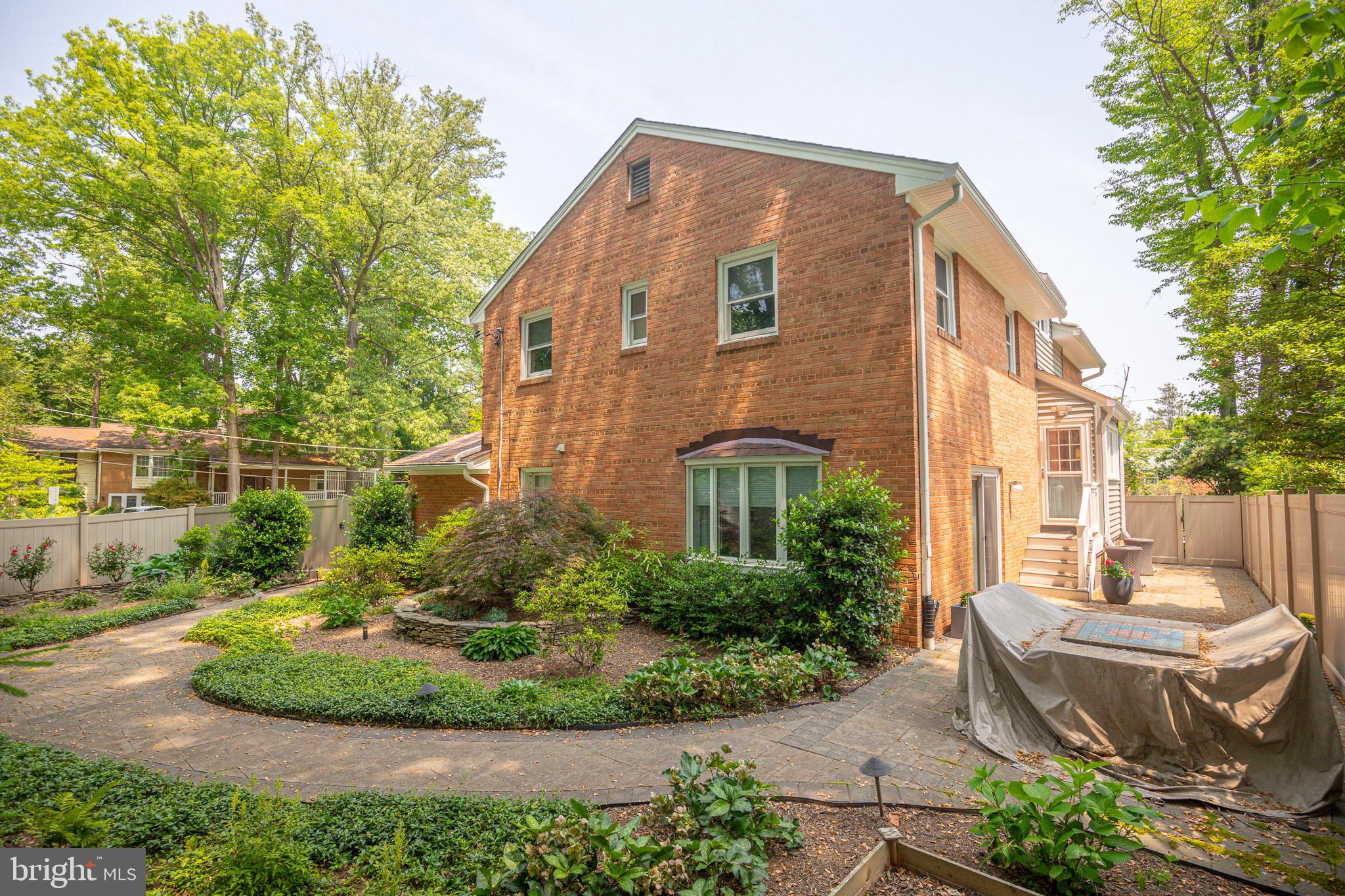 WOODHAVEN - Residential