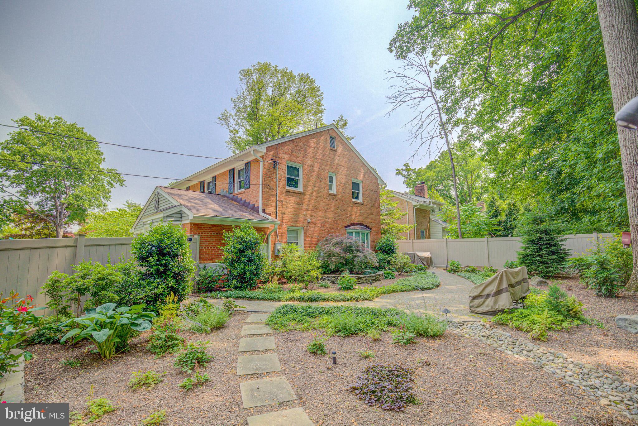 WOODHAVEN - Residential