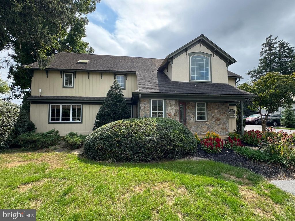 Photo of 218 W Main Street, LEOLA, PA 17540 (MLS # PALA2077026)