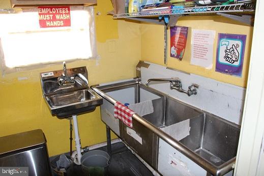 OVERBROOK - Commercial Sale