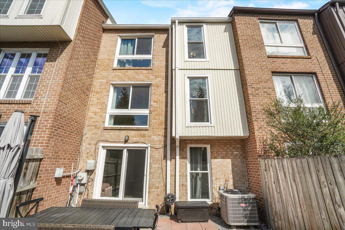 MILL CREEK - Residential