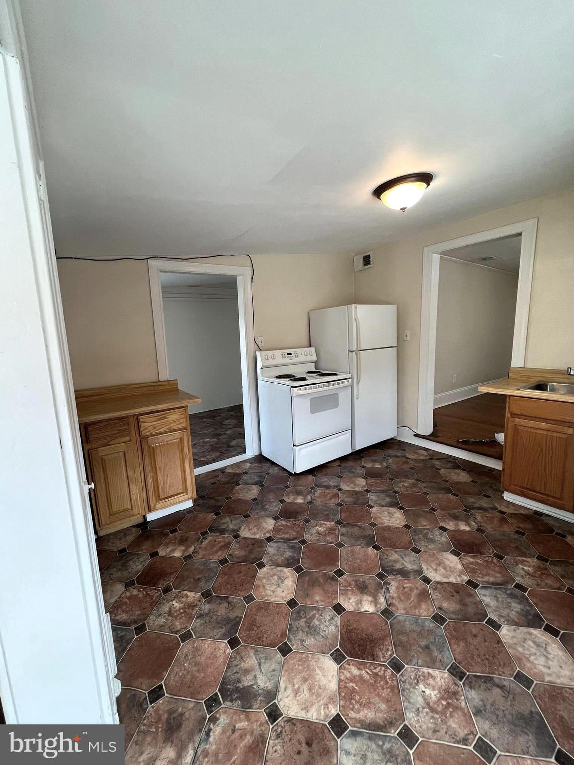 CHARLES TOWN - Residential Lease