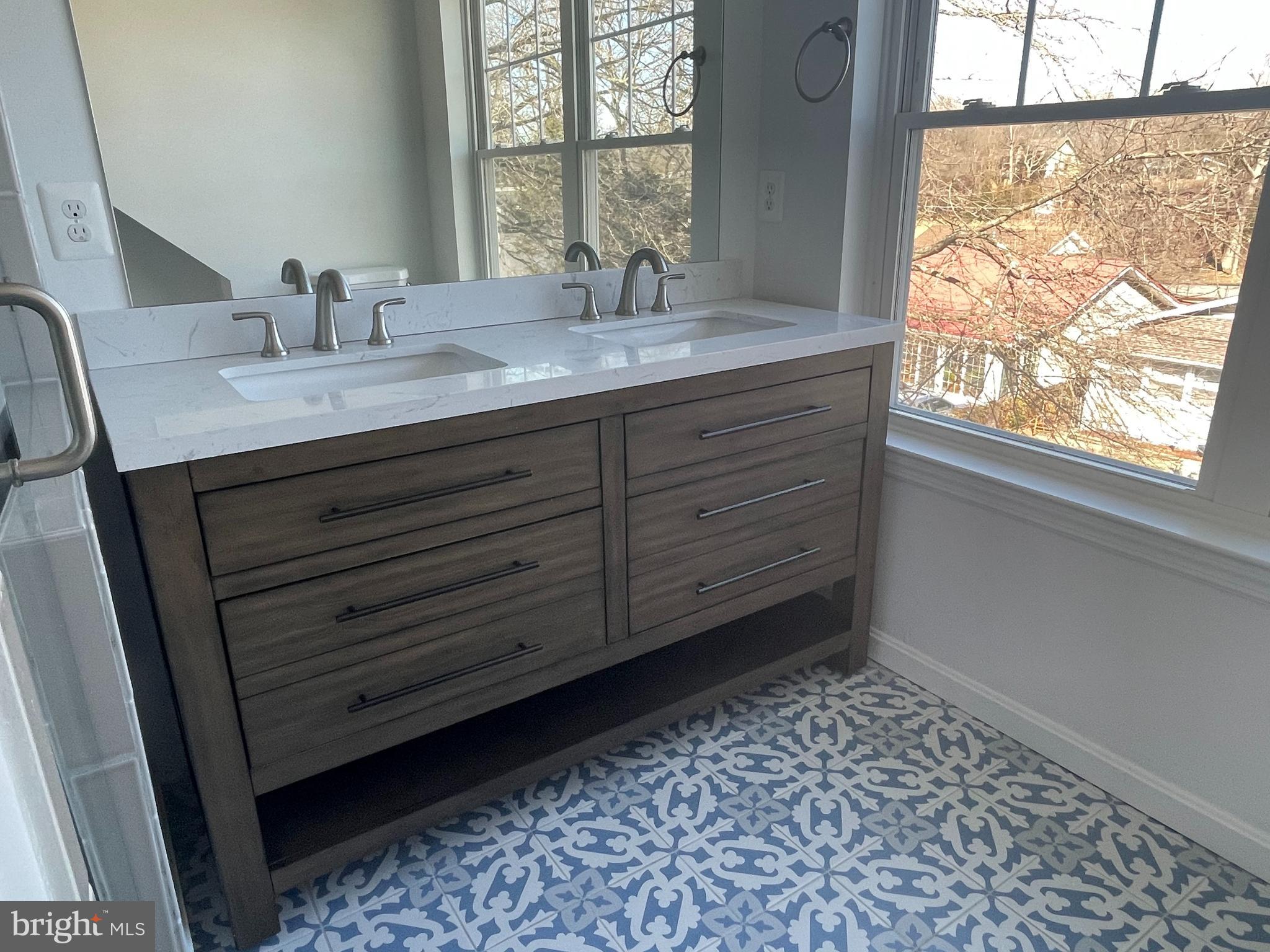 WOODLAND BEACH - Residential Lease