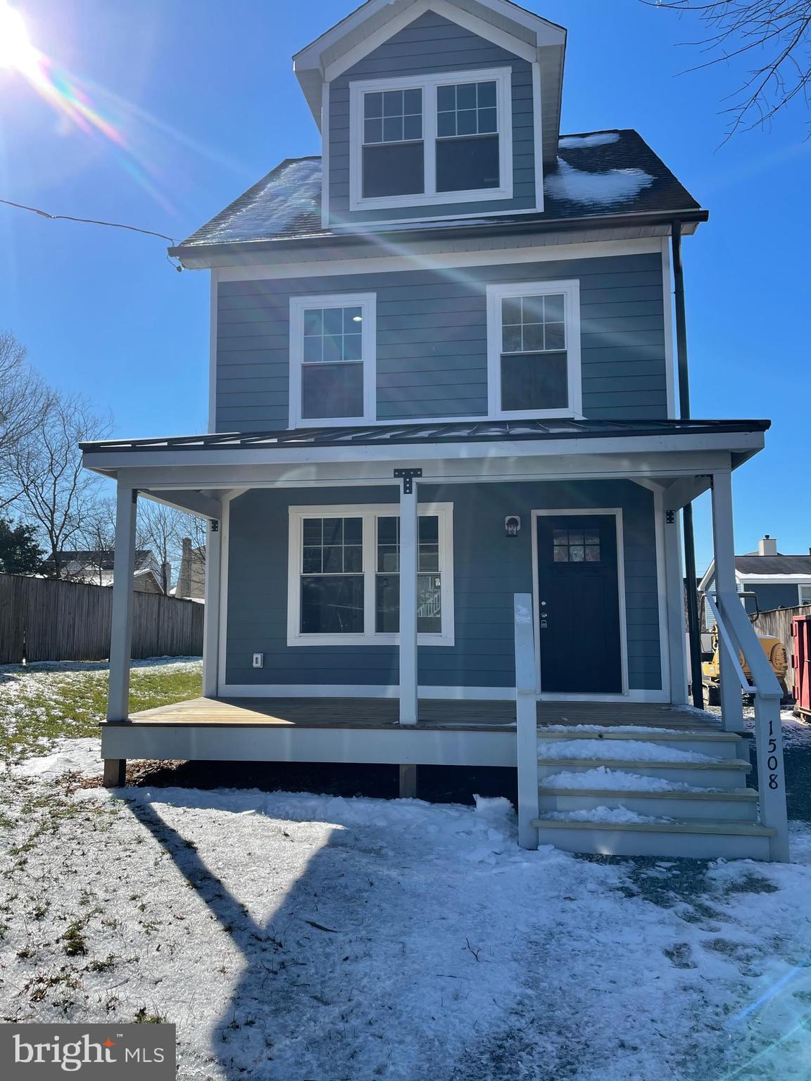 WOODLAND BEACH - Residential Lease