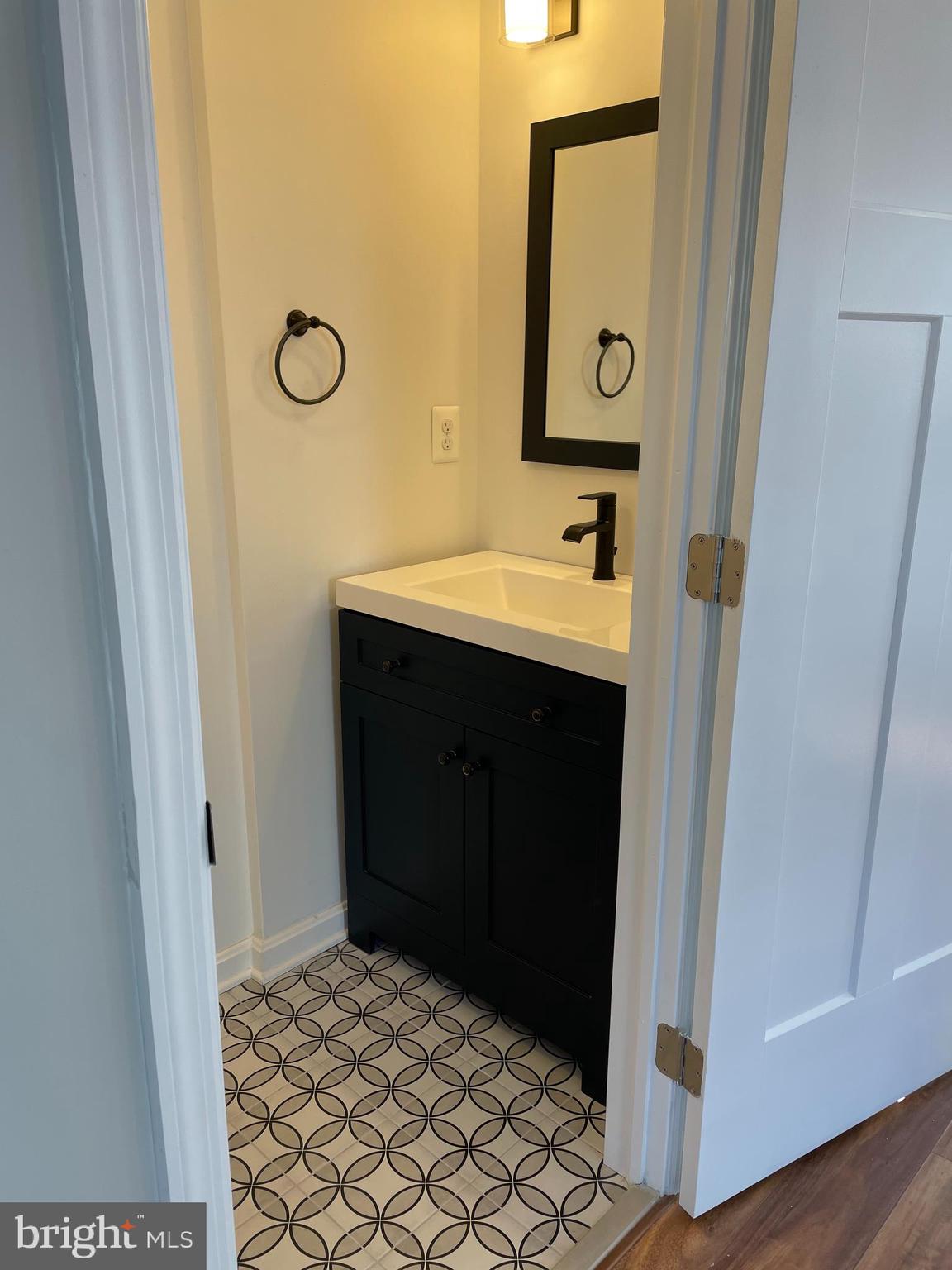 WOODLAND BEACH - Residential Lease