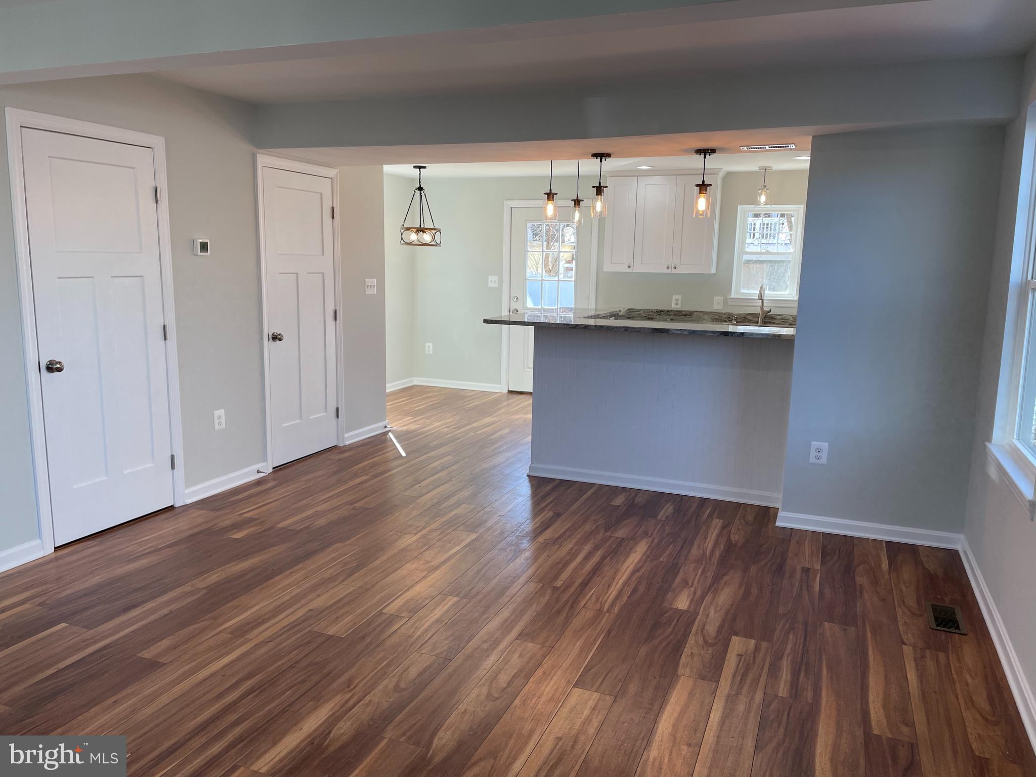 WOODLAND BEACH - Residential Lease