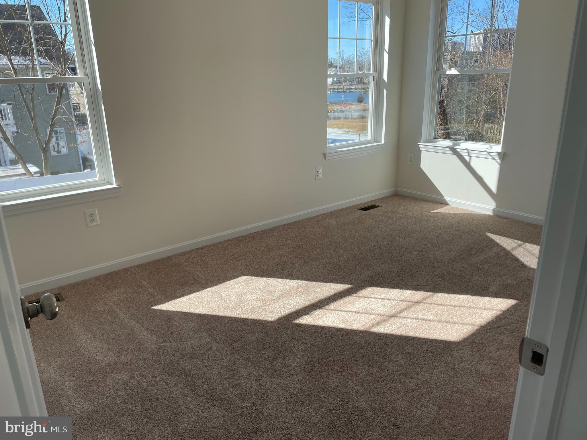 WOODLAND BEACH - Residential Lease