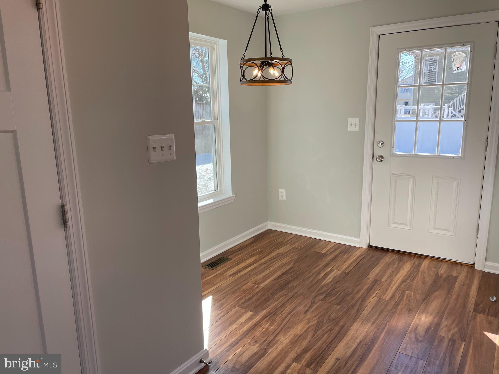 WOODLAND BEACH - Residential Lease