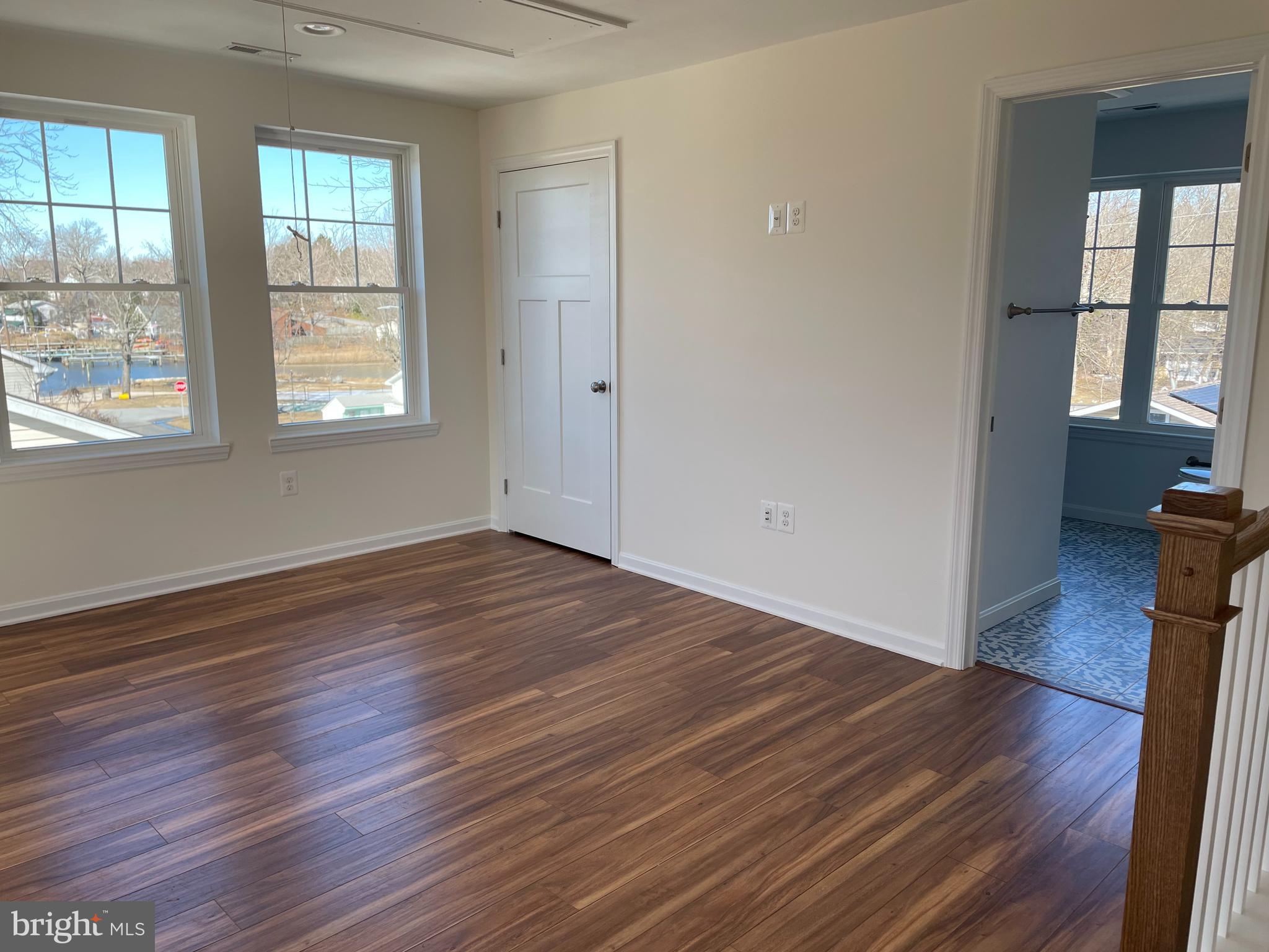 WOODLAND BEACH - Residential Lease