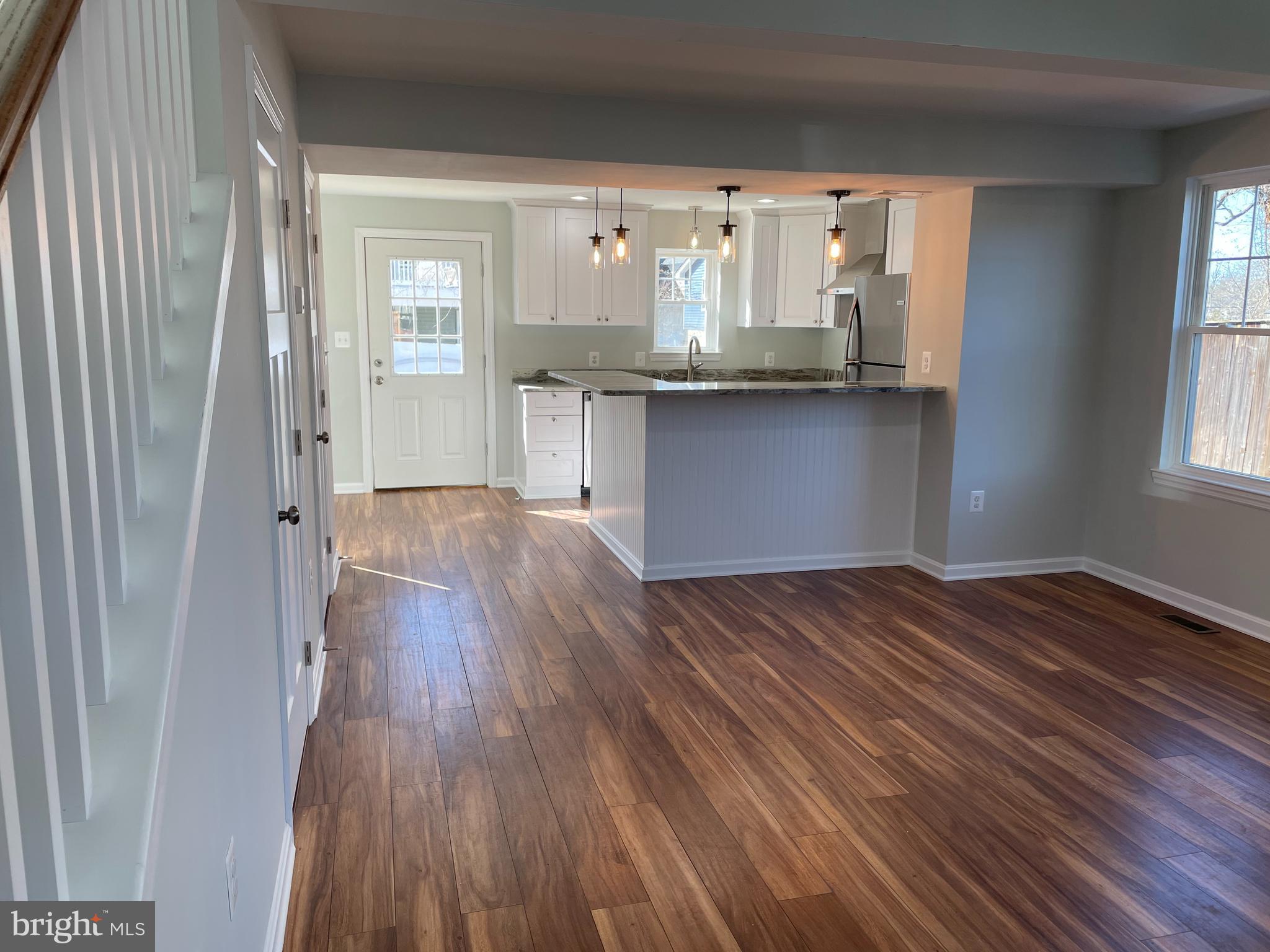 WOODLAND BEACH - Residential Lease