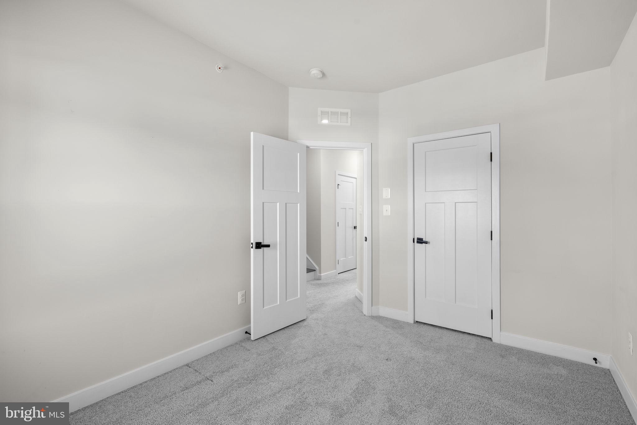 LAKE LINGANORE TOWN CENTER - Residential