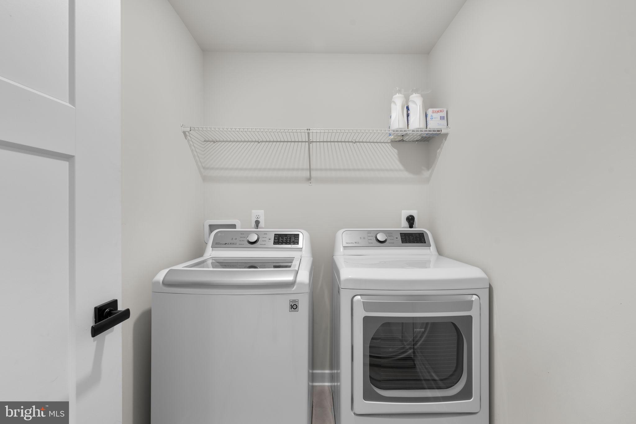 LAKE LINGANORE TOWN CENTER - Residential