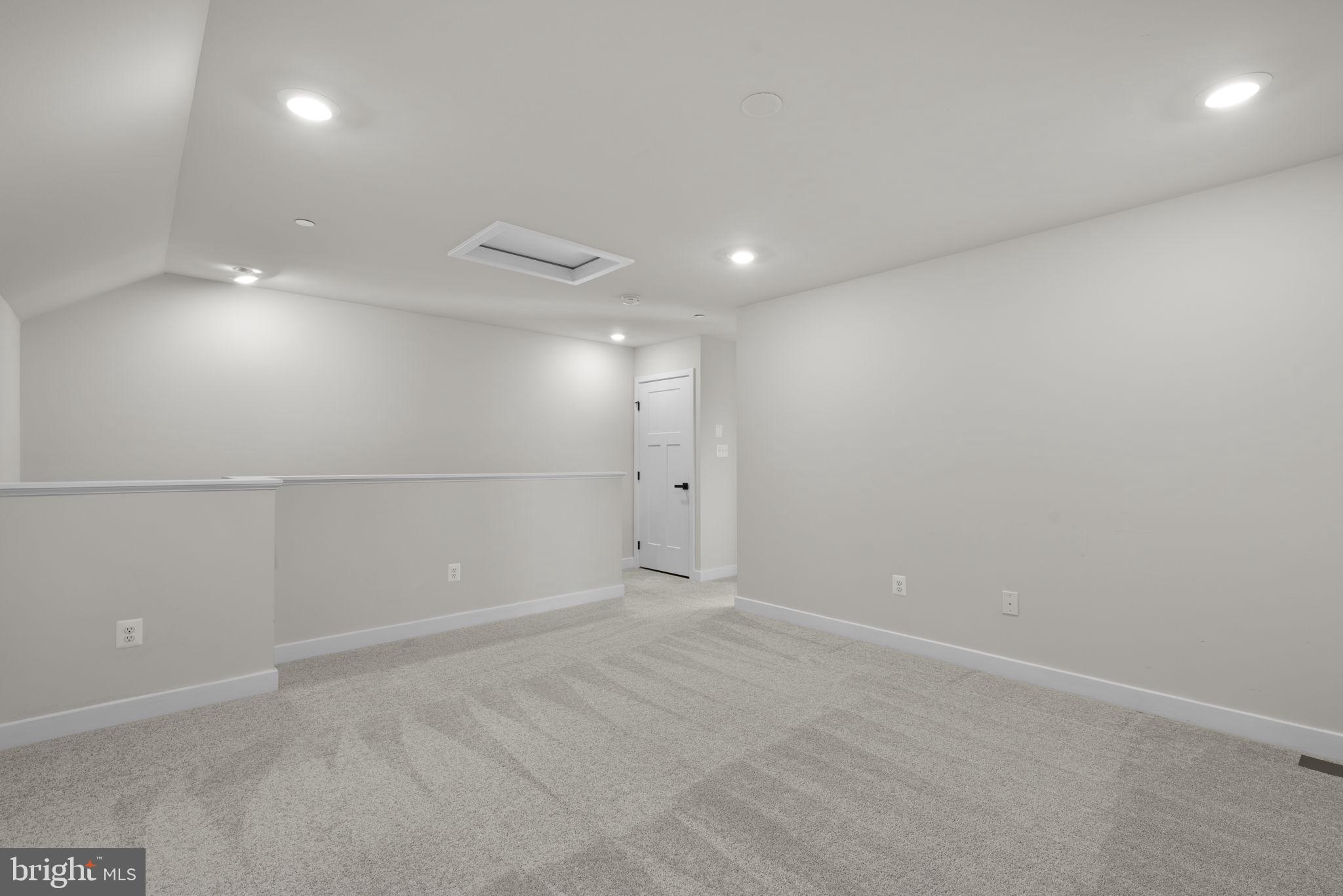 LAKE LINGANORE TOWN CENTER - Residential