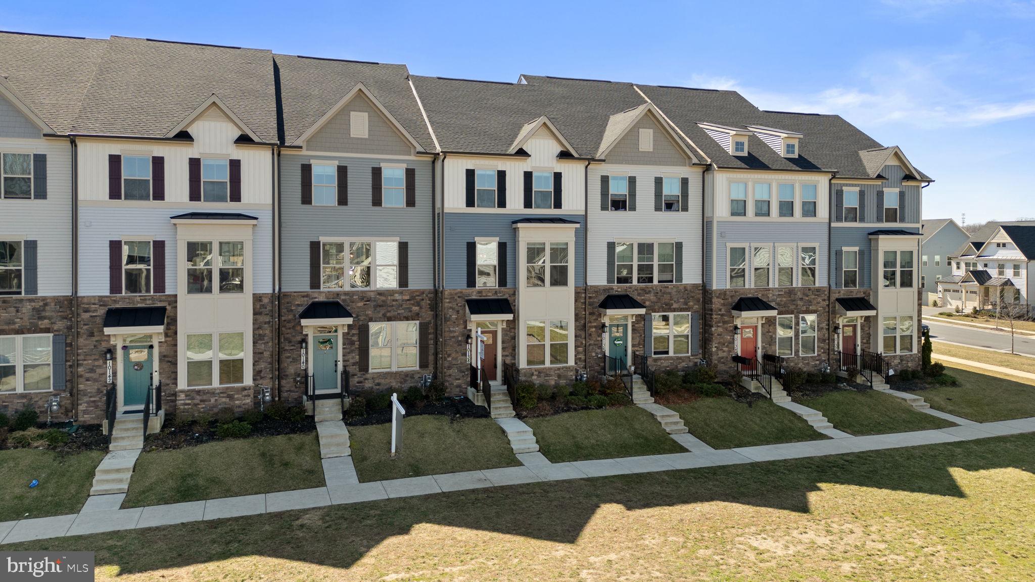LAKE LINGANORE TOWN CENTER - Residential