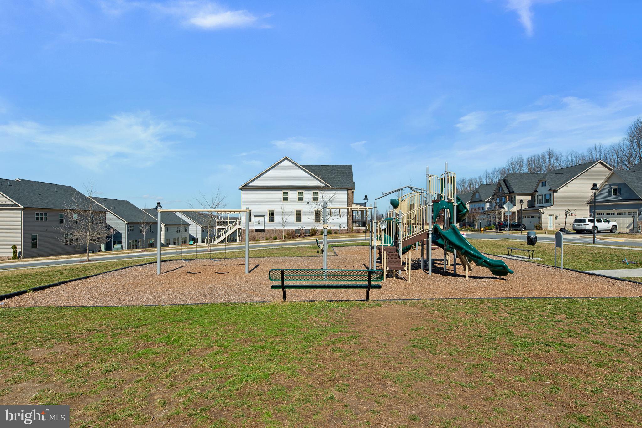 LAKE LINGANORE TOWN CENTER - Residential