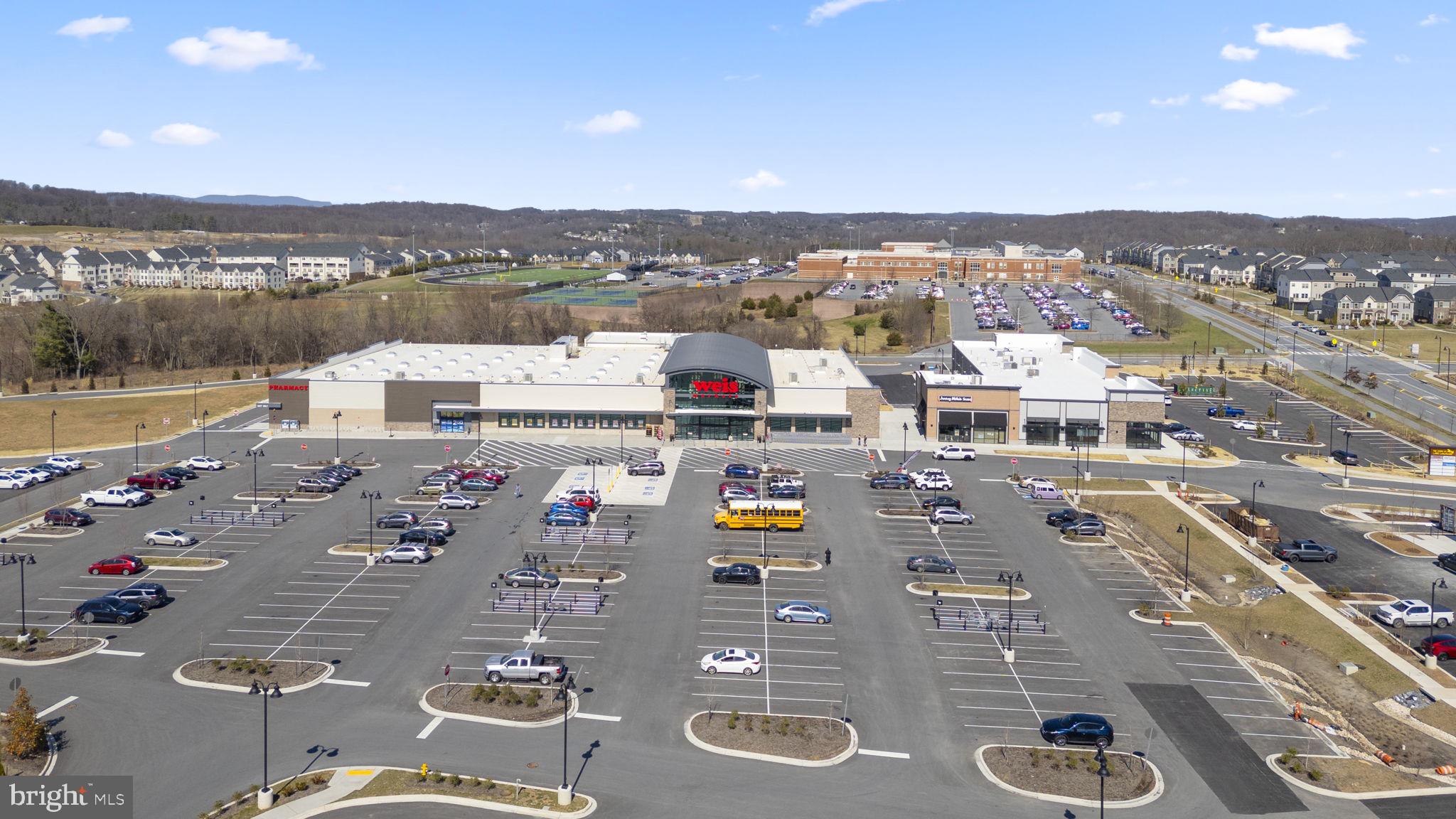 LAKE LINGANORE TOWN CENTER - Residential