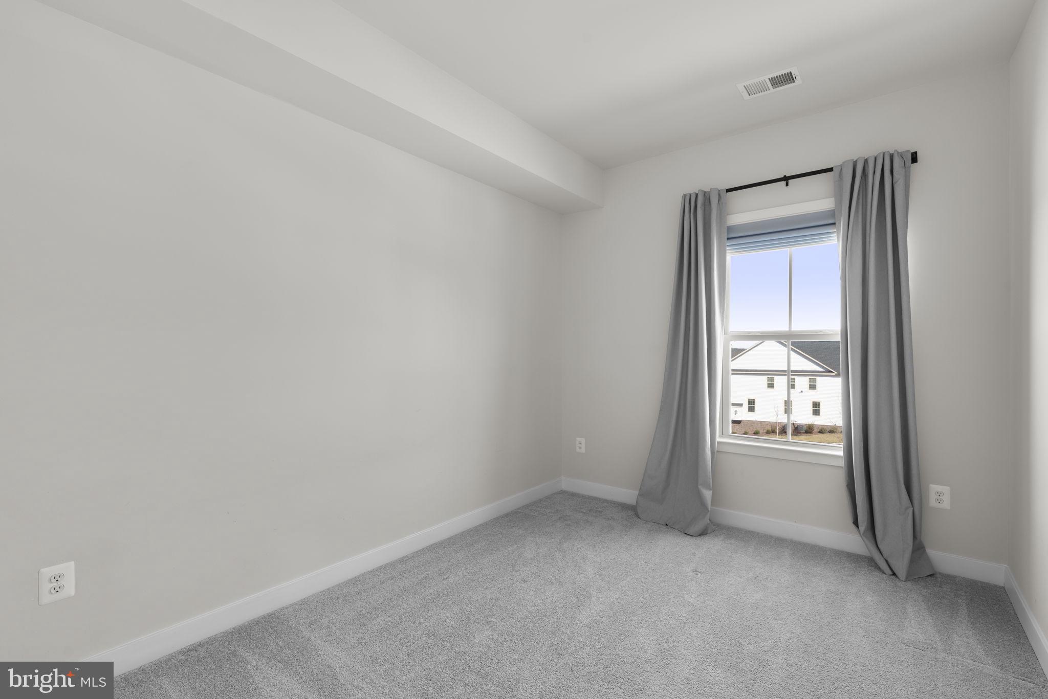 LAKE LINGANORE TOWN CENTER - Residential