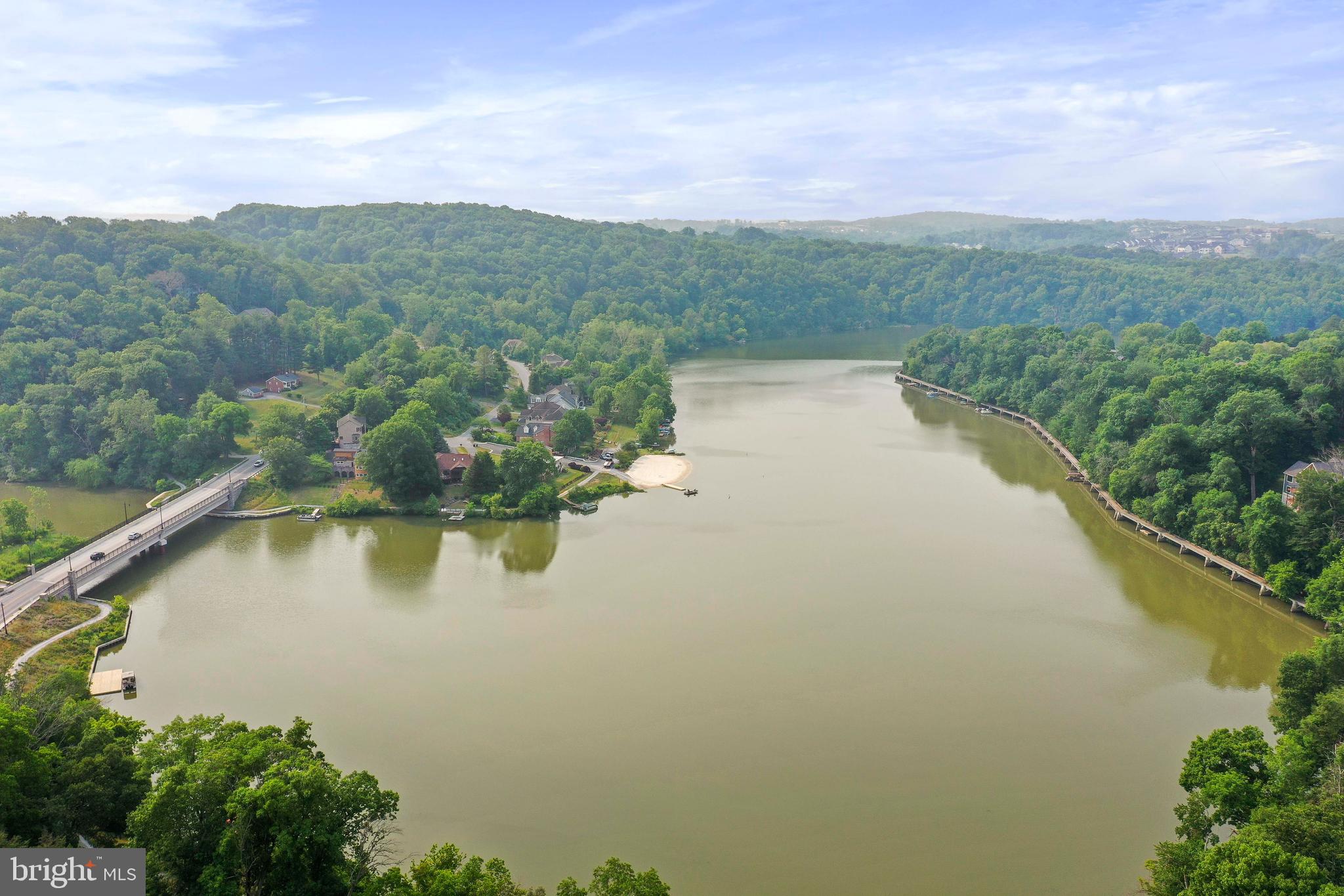 LAKE LINGANORE TOWN CENTER - Residential