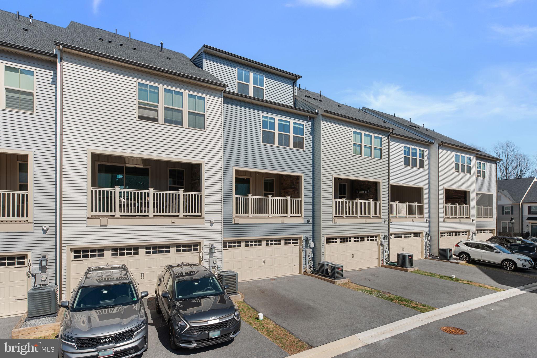 LAKE LINGANORE TOWN CENTER - Residential