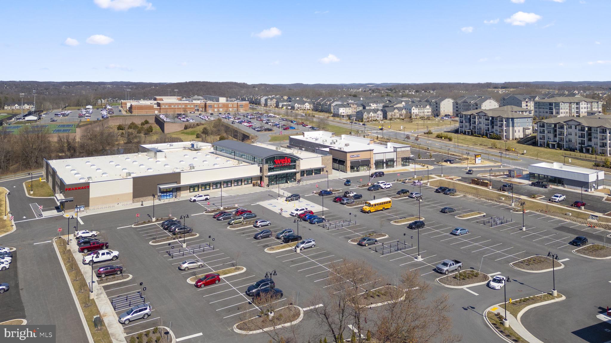 LAKE LINGANORE TOWN CENTER - Residential