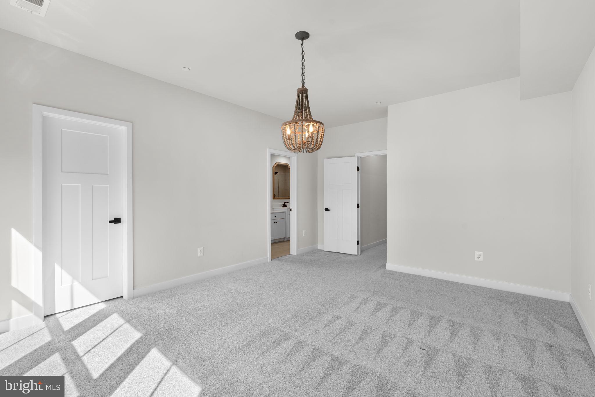 LAKE LINGANORE TOWN CENTER - Residential