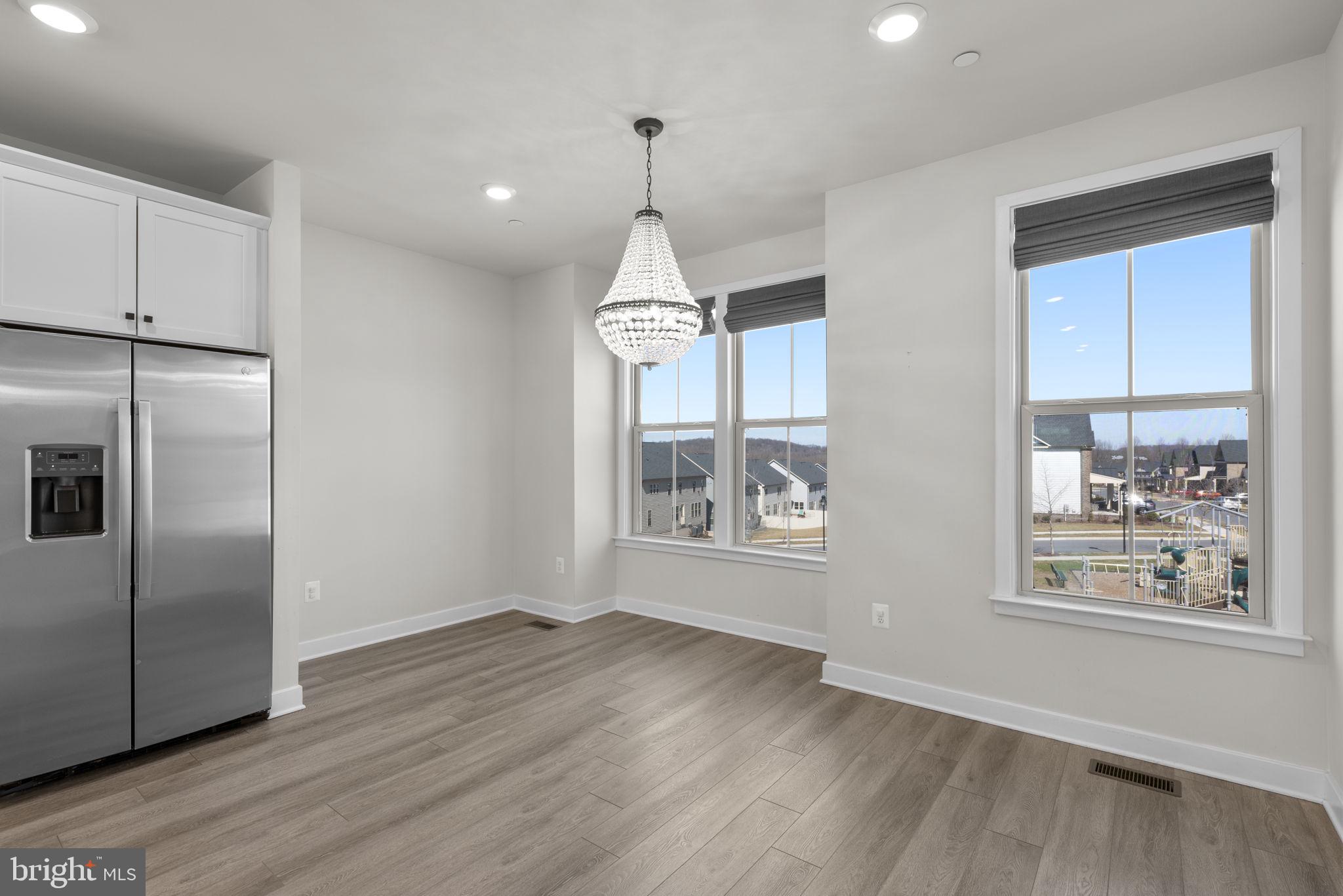 LAKE LINGANORE TOWN CENTER - Residential