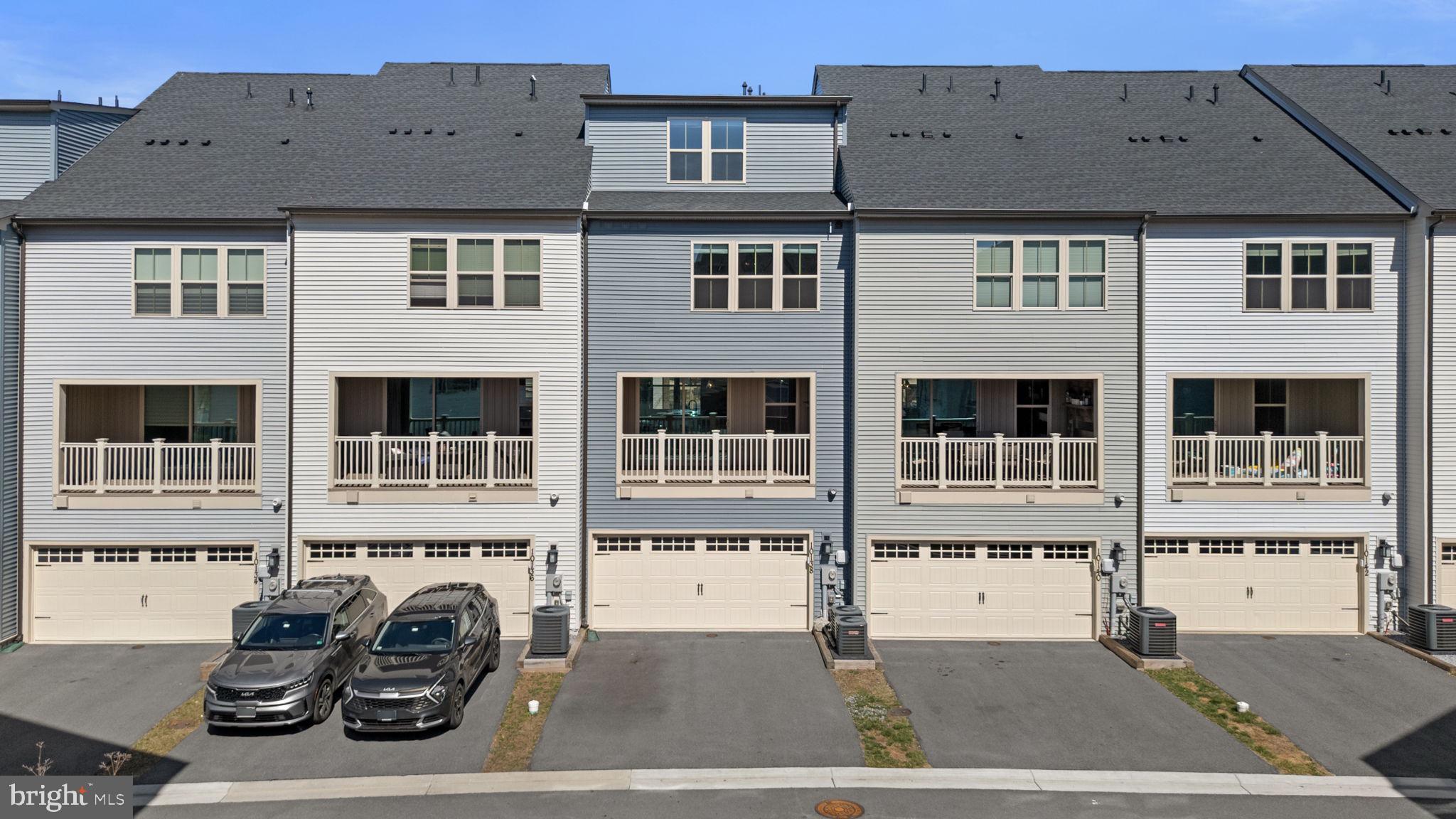 LAKE LINGANORE TOWN CENTER - Residential