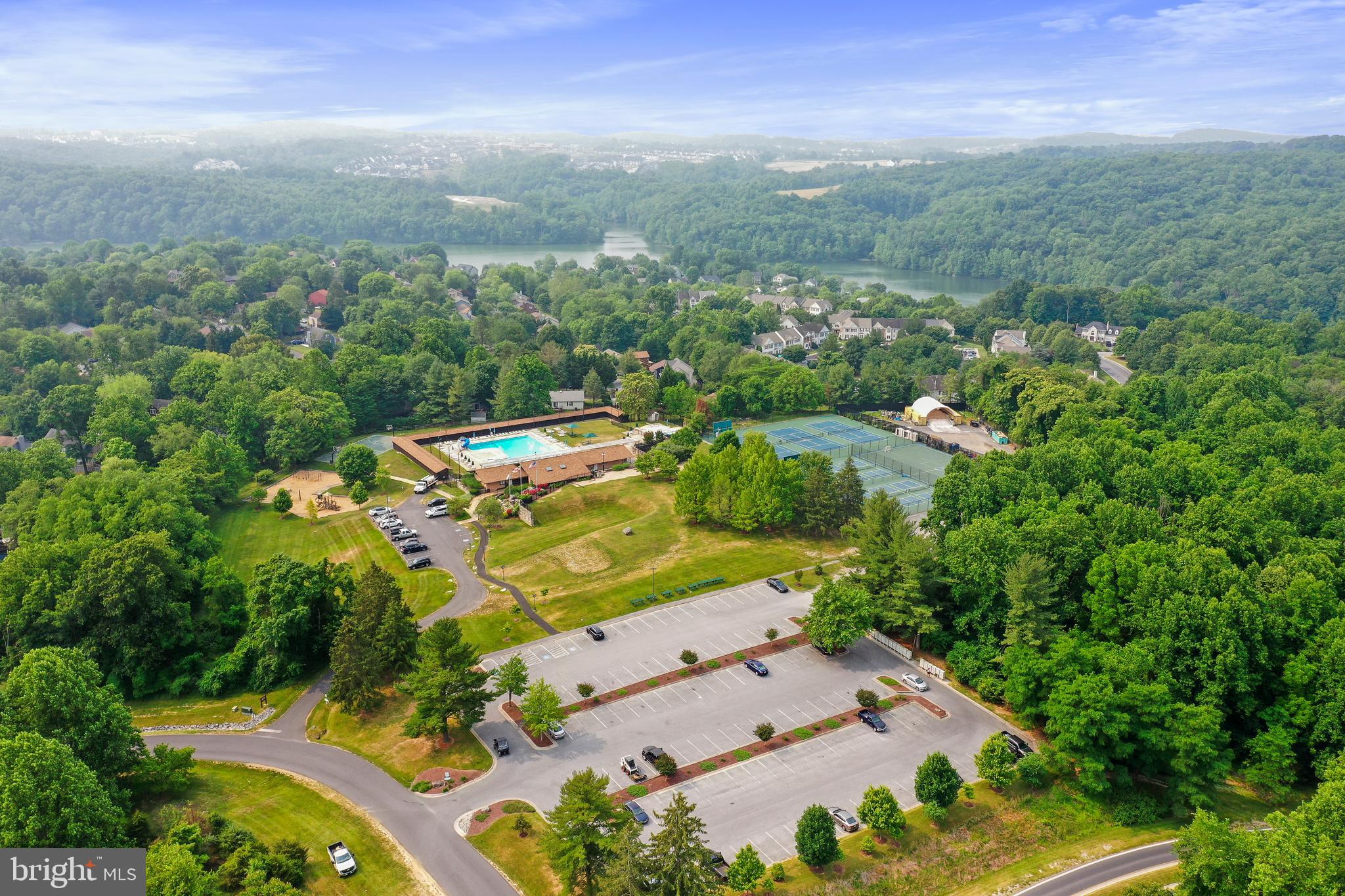 LAKE LINGANORE TOWN CENTER - Residential