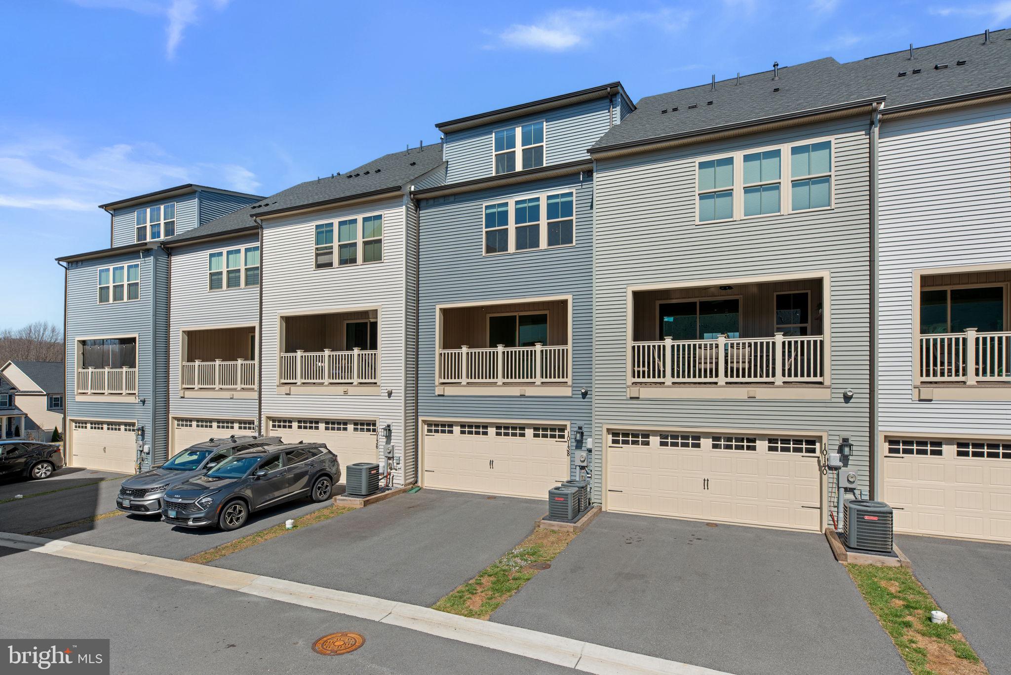 LAKE LINGANORE TOWN CENTER - Residential