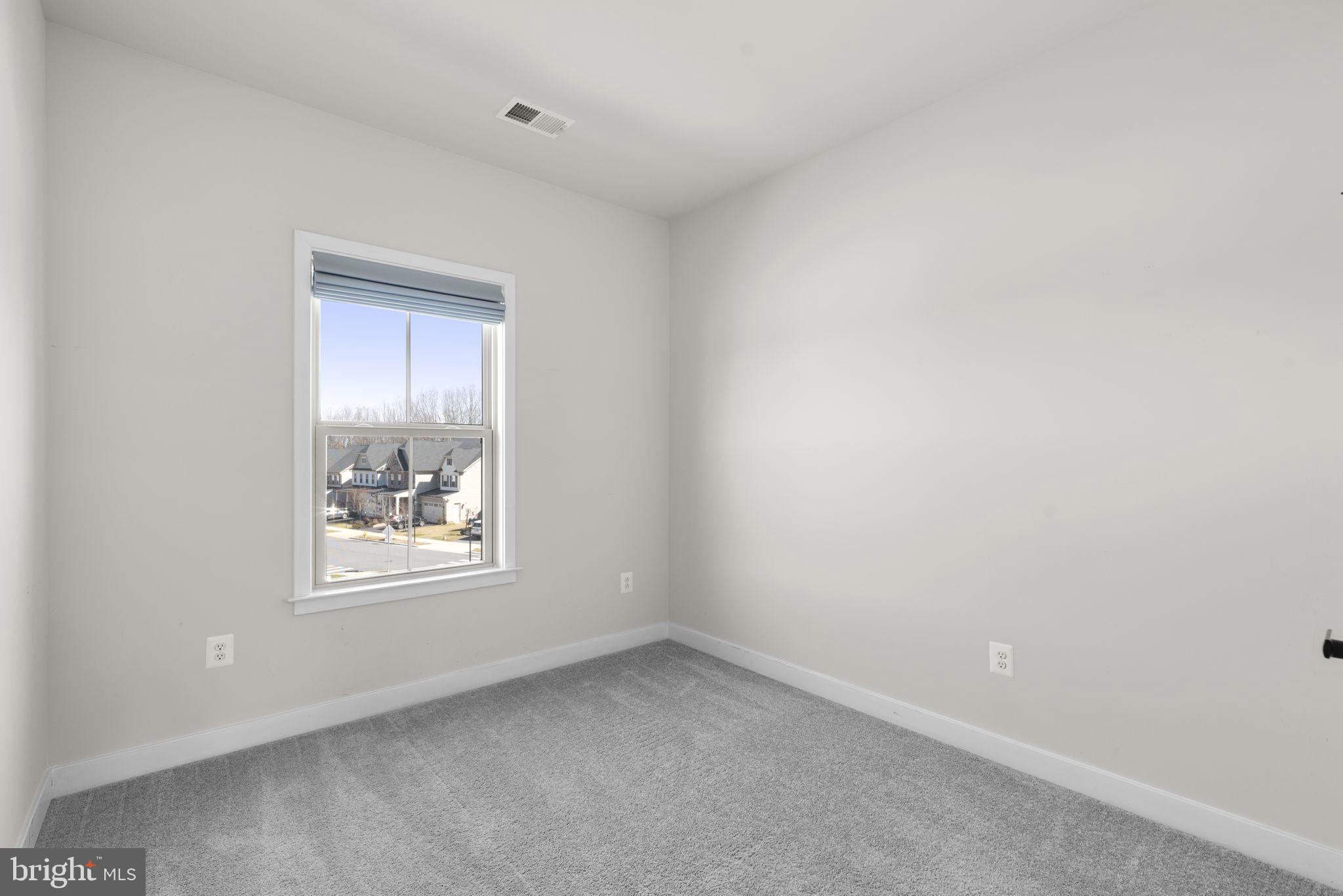 LAKE LINGANORE TOWN CENTER - Residential