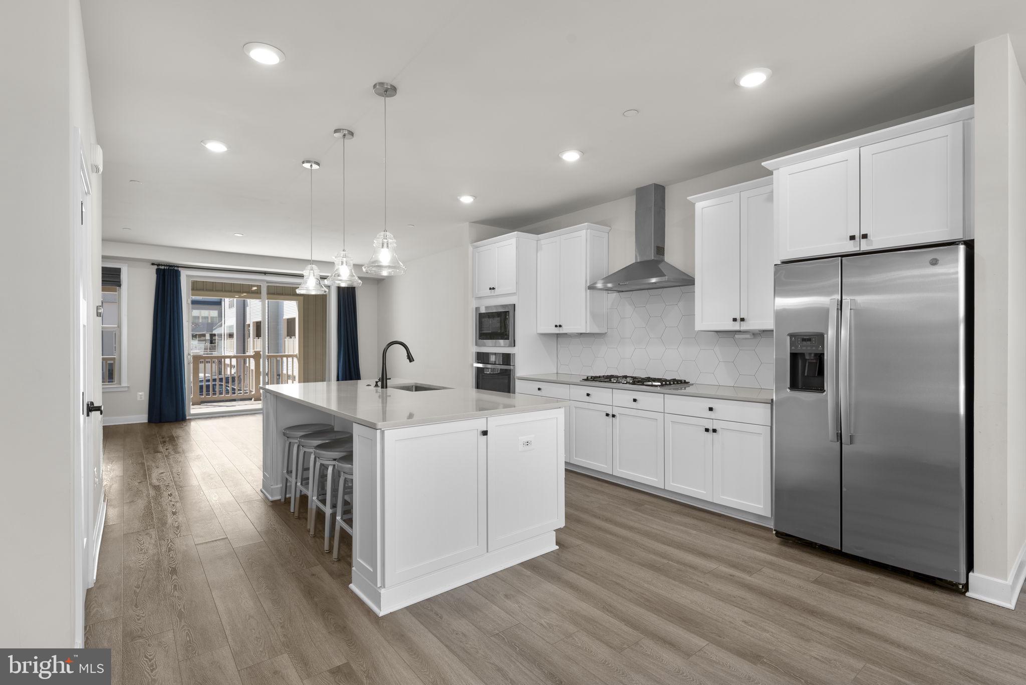 LAKE LINGANORE TOWN CENTER - Residential