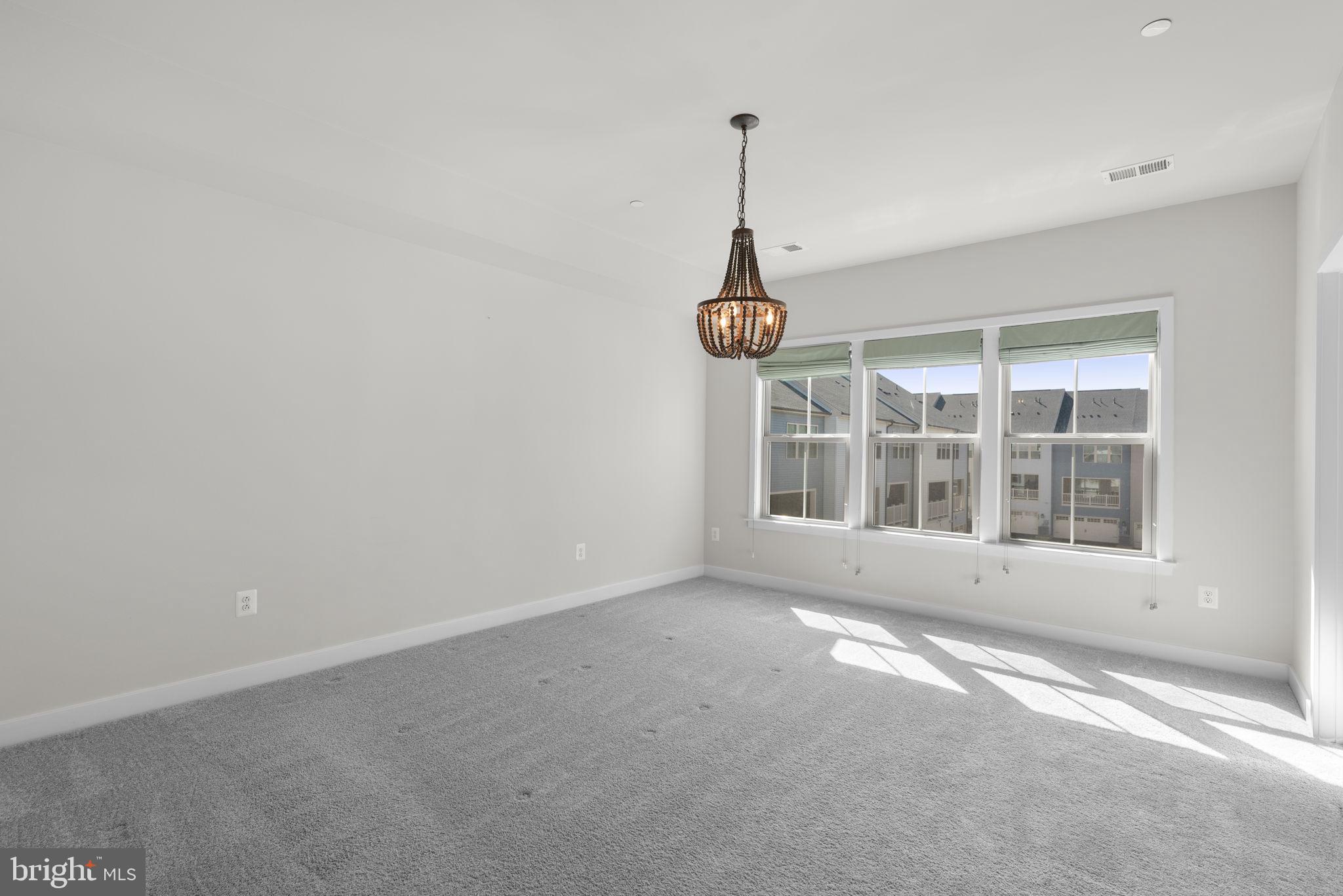 LAKE LINGANORE TOWN CENTER - Residential