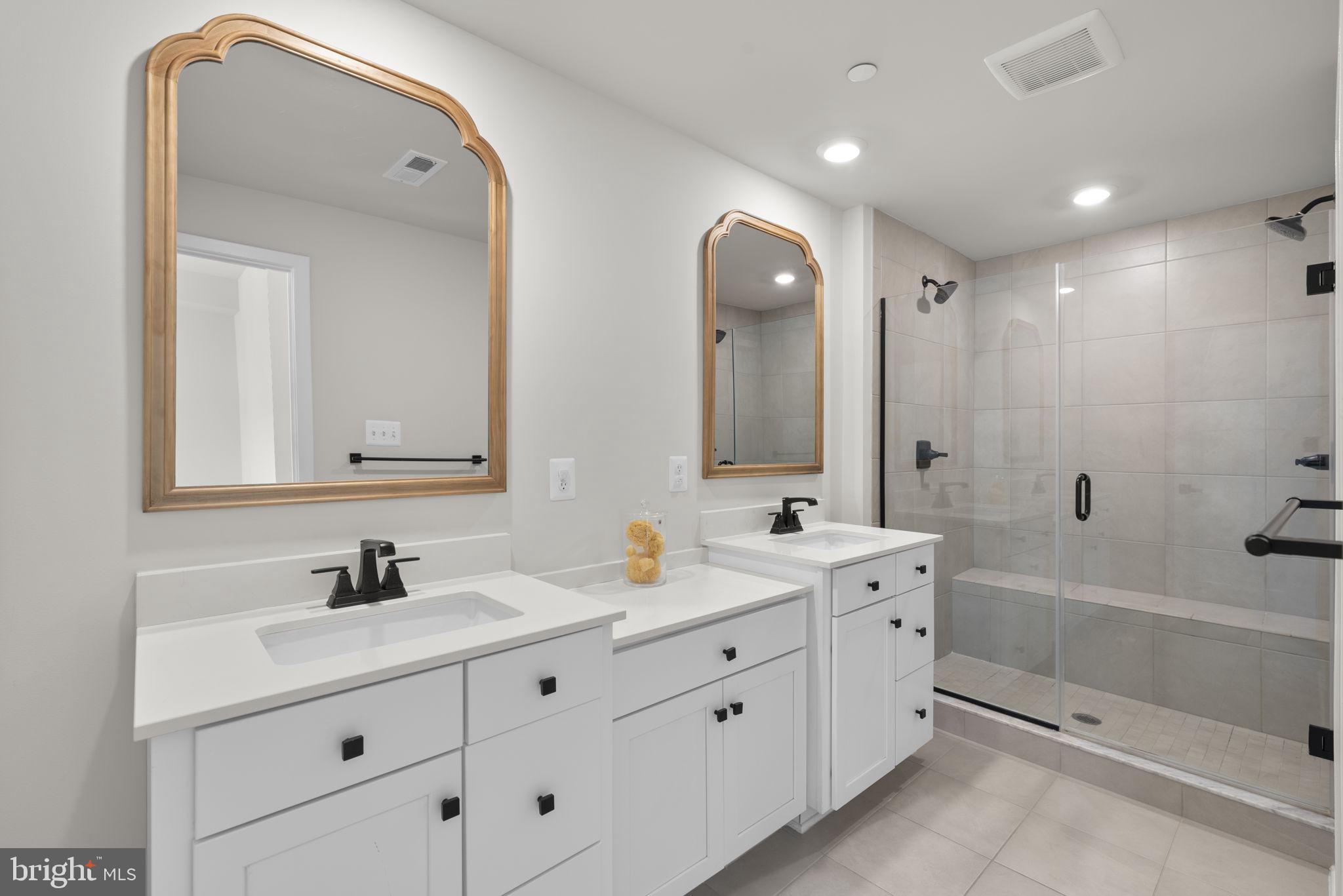 LAKE LINGANORE TOWN CENTER - Residential