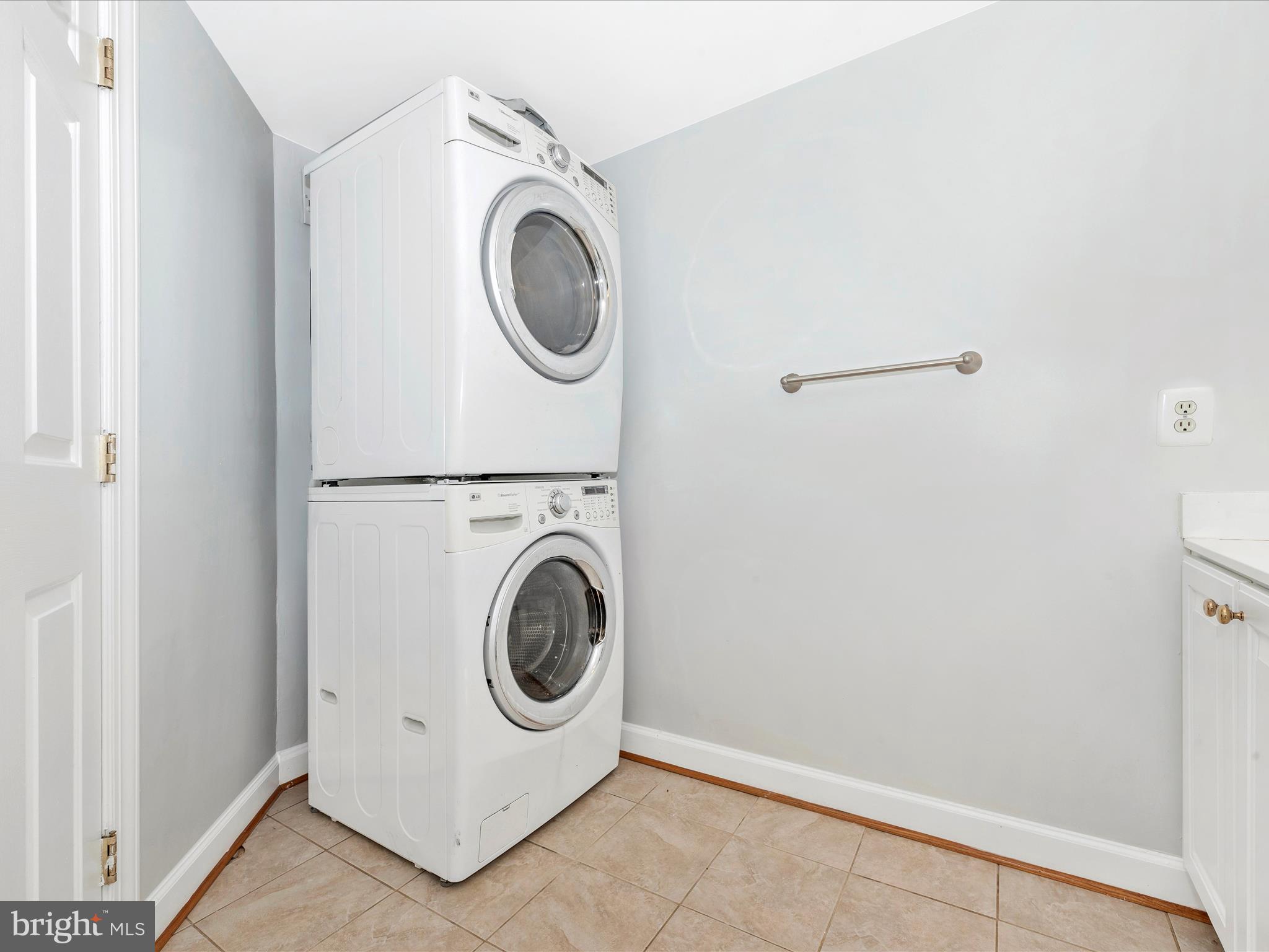 WAVERLY WOODS - Residential