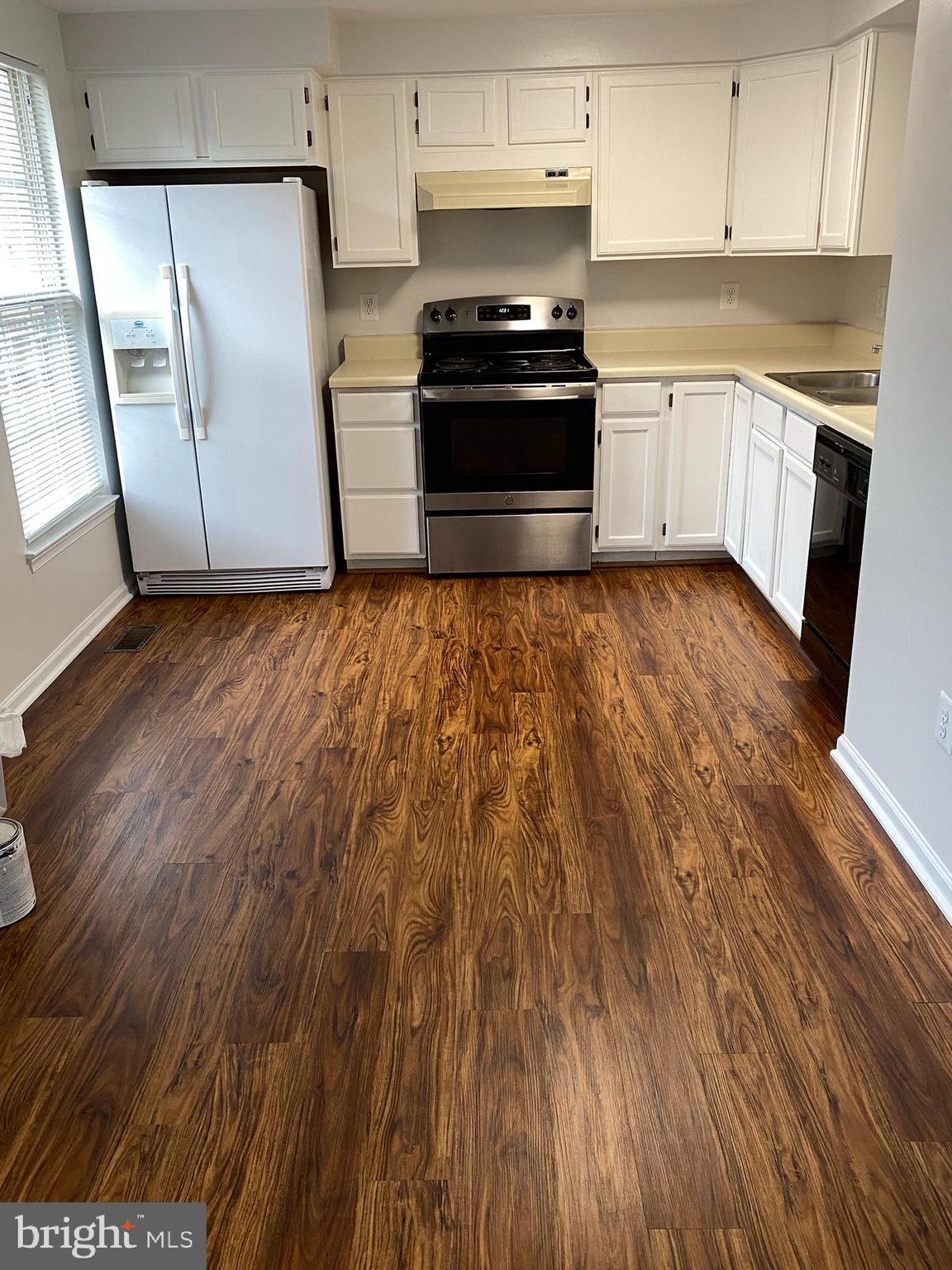 STONE RIVER - Residential Lease