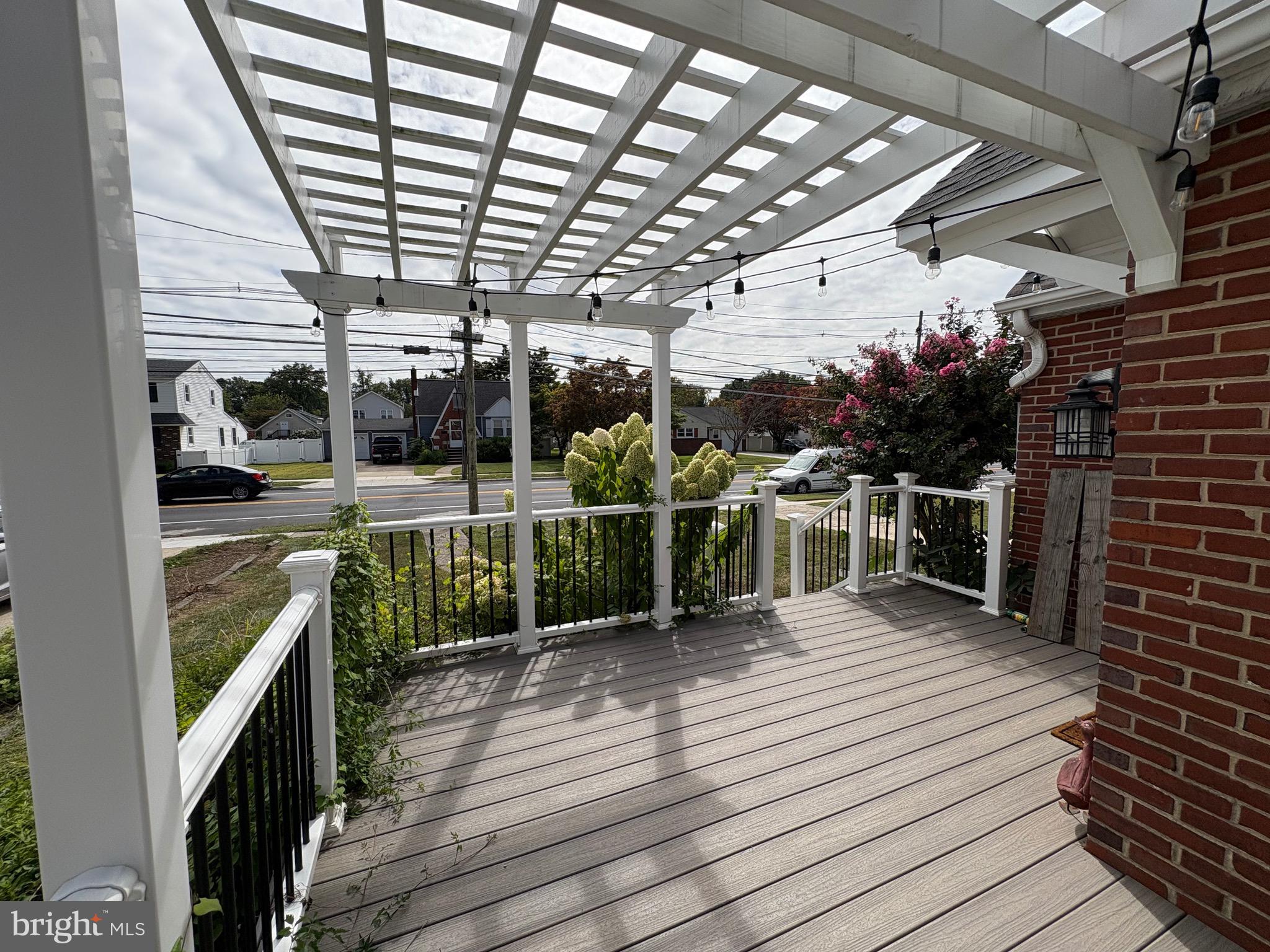 539 W KINGS HIGHWAY