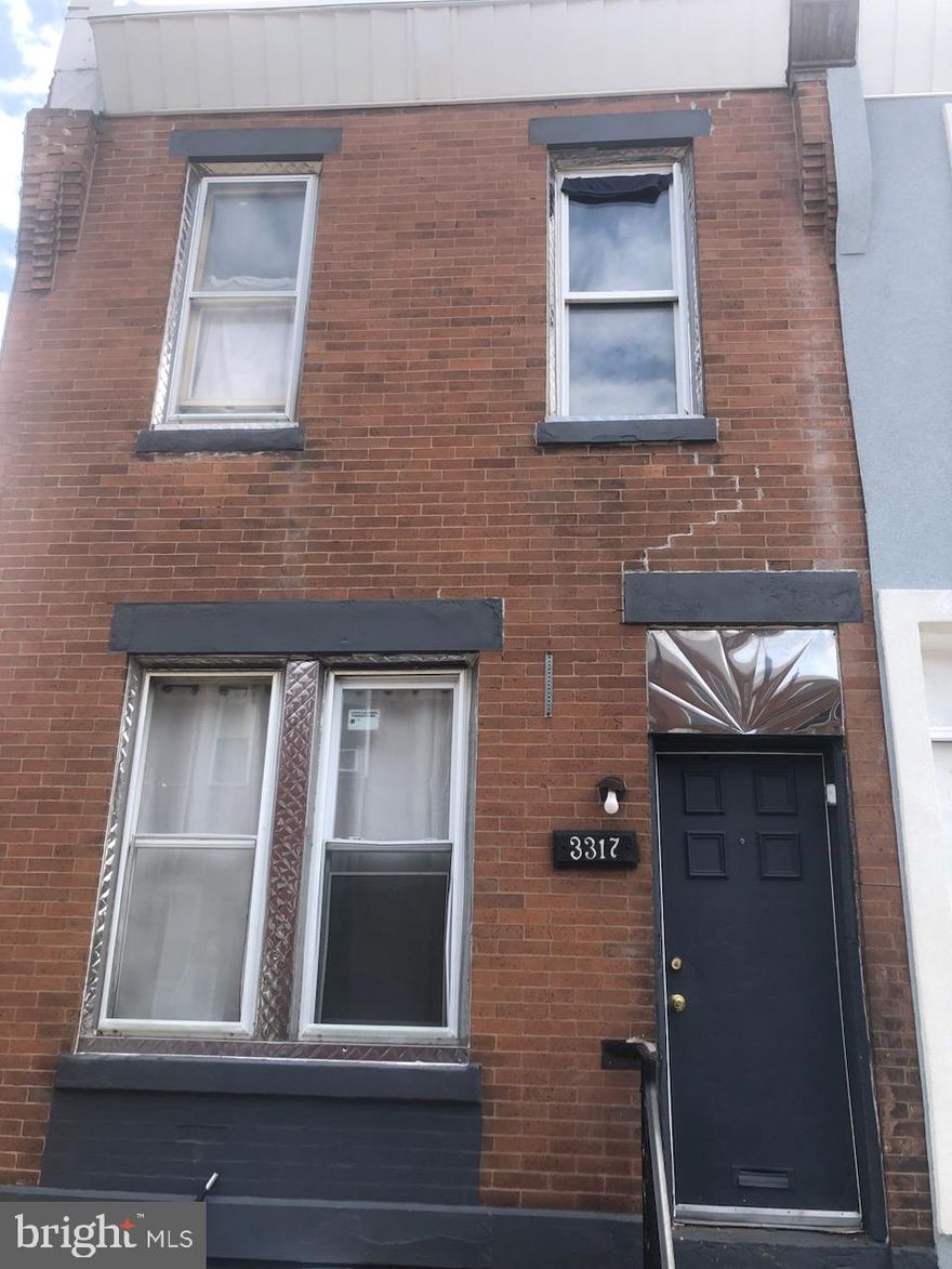 Welcome to this charming home with great flow and functionality.
Enter into the spacious living room featuring luxury plank vinyl flooring that seamlessly extends into the adjoining dining room and kitchen. 
Upstairs, you'll find the primary bedroom, a full bathroom, and (2) additional bedrooms, offering plenty of space for your family or guests.
The basement houses the heater, hot water heater, electric panel, providing easy access to the home's utilities and plenty of room for storage.