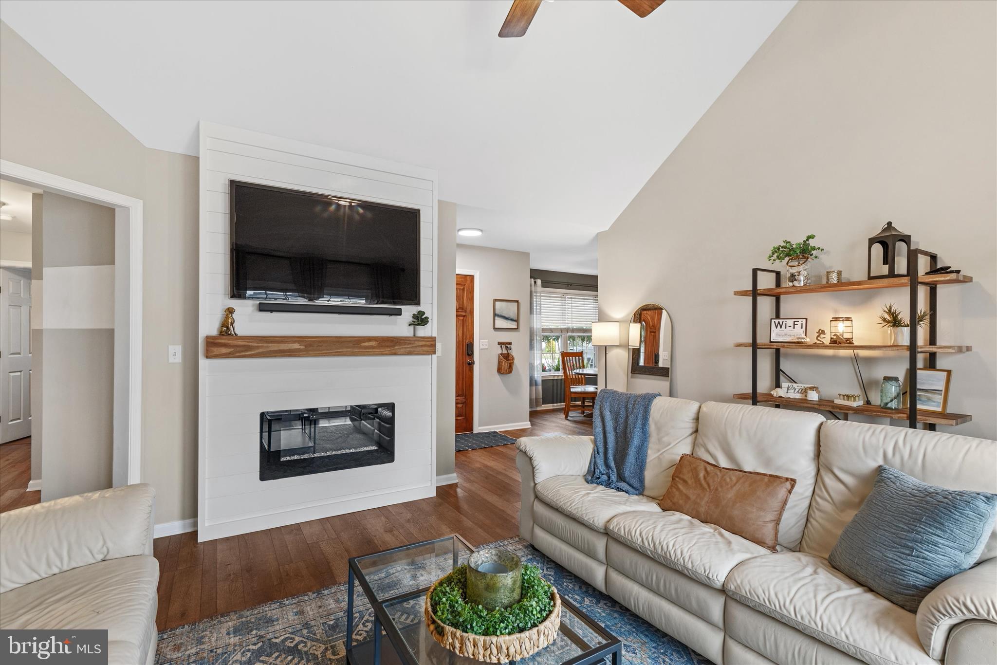 WOODLAND MANOR - Residential
