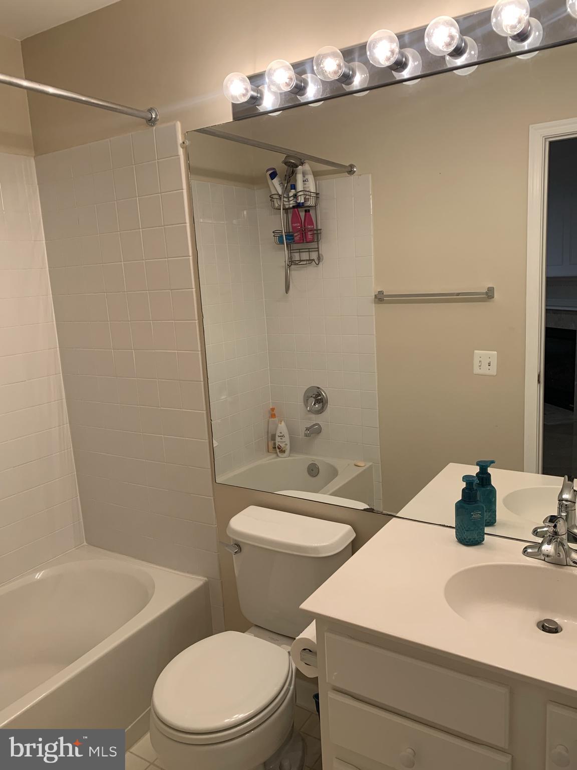 OVERLOOK - Residential Lease