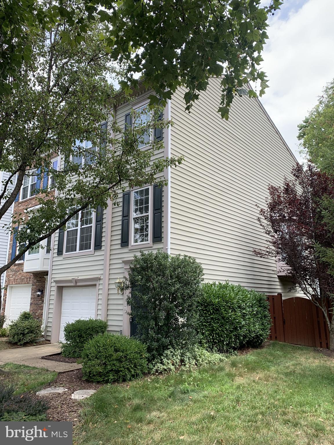 OVERLOOK - Residential Lease