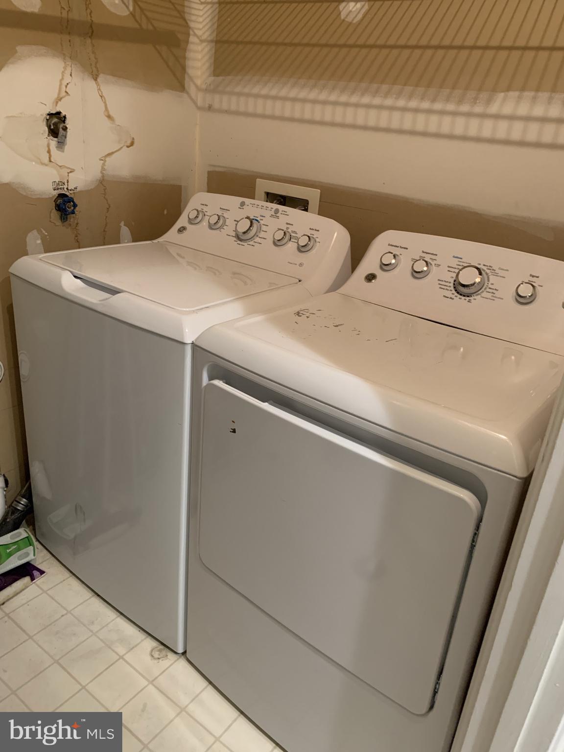 OVERLOOK - Residential Lease