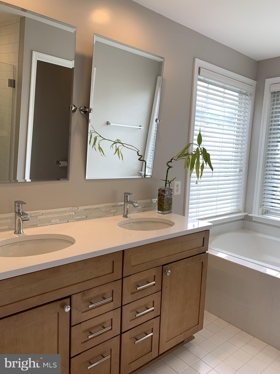 OVERLOOK - Residential Lease