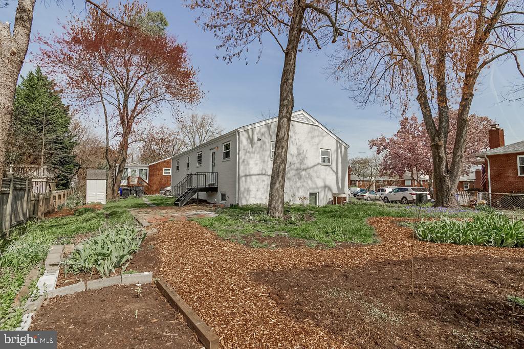 BRANDON VILLAGE - Residential Lease